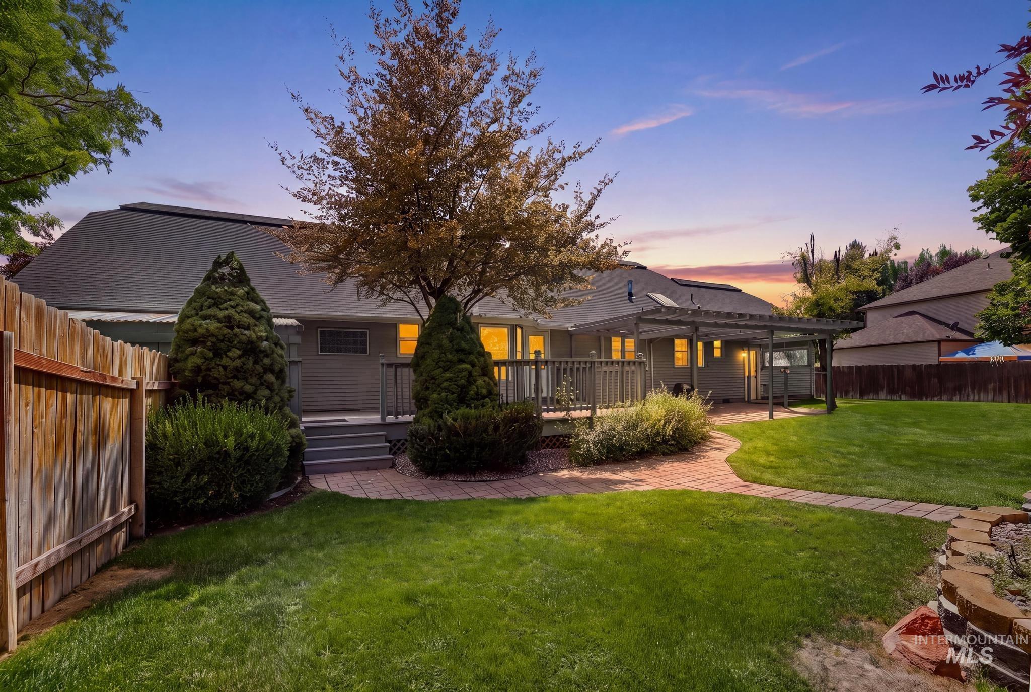 2047 Candlewood Cir, Twin Falls, Idaho 83301, 5 Bedrooms, 3.5 Bathrooms, Residential For Sale, Price $599,000,MLS 98998108