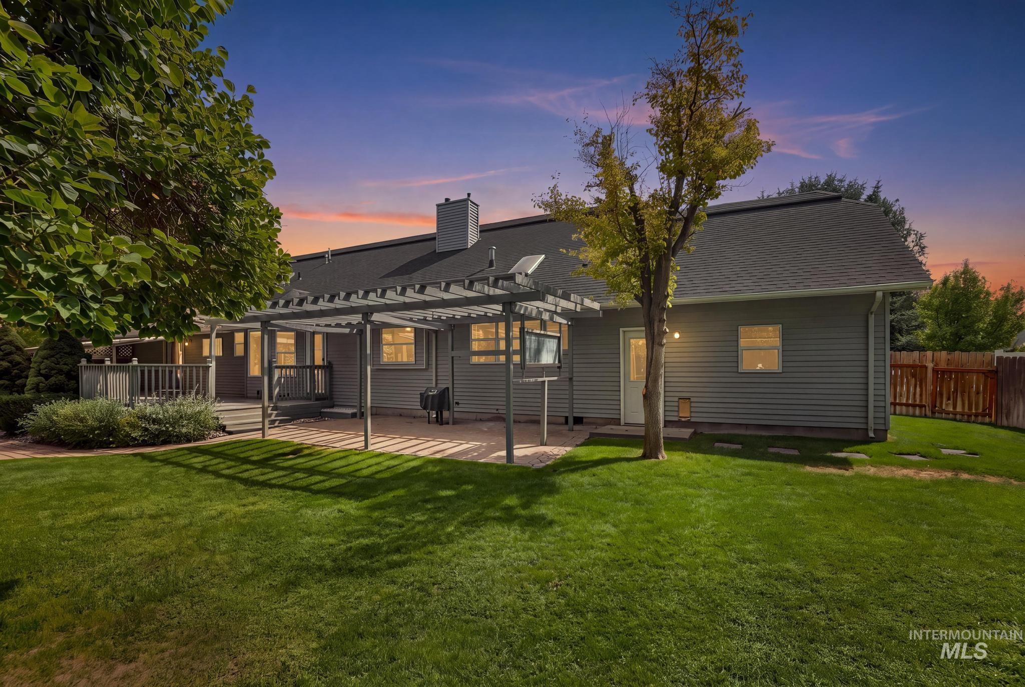2047 Candlewood Cir, Twin Falls, Idaho 83301, 5 Bedrooms, 3.5 Bathrooms, Residential For Sale, Price $599,000,MLS 98998108