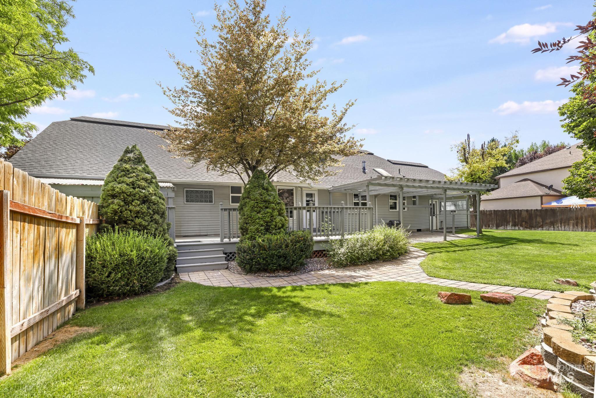 2047 Candlewood Cir, Twin Falls, Idaho 83301, 5 Bedrooms, 3.5 Bathrooms, Residential For Sale, Price $599,000,MLS 98998108