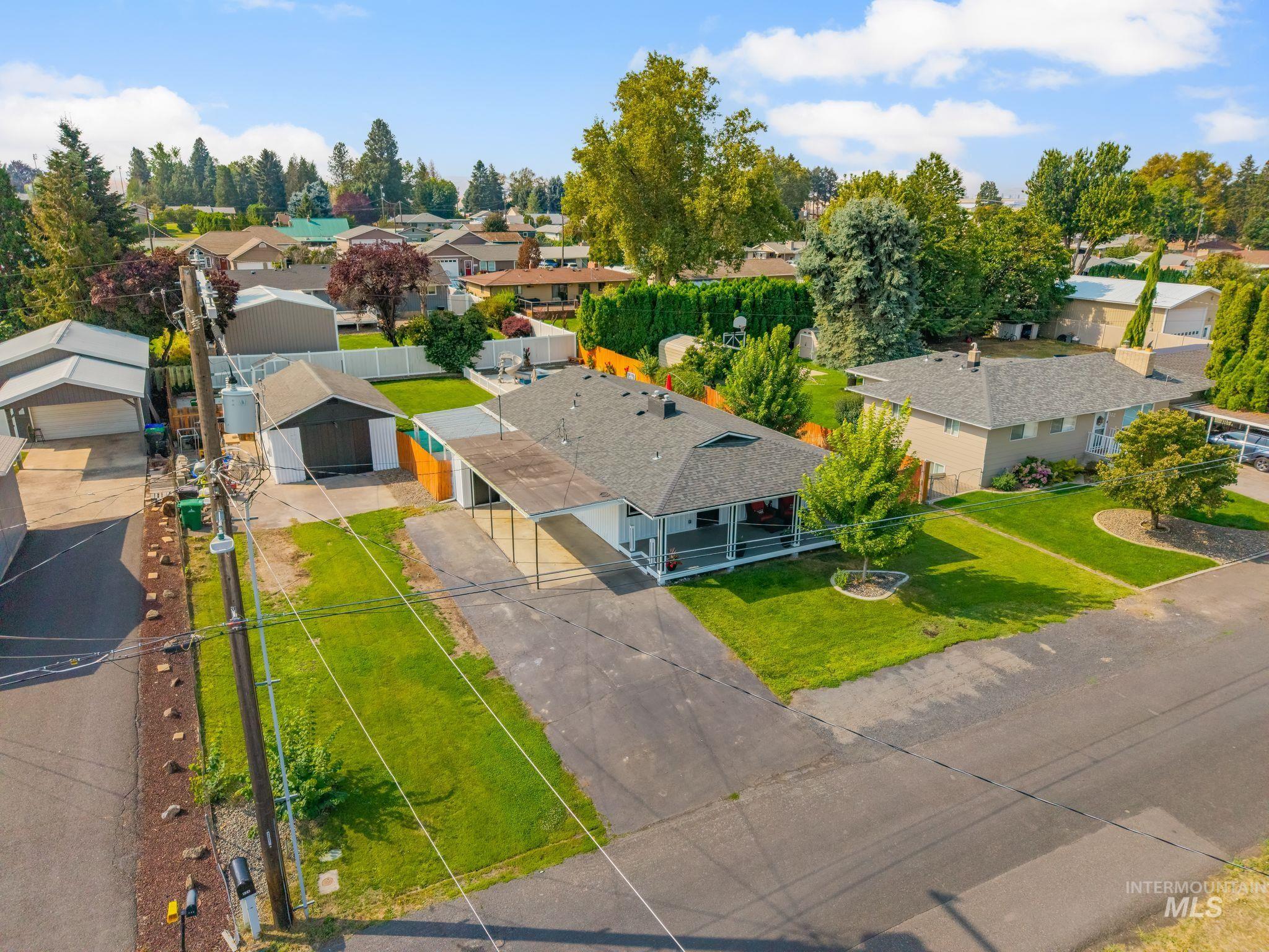 526 Airway Ave, Lewiston, Idaho 83501, 5 Bedrooms, 3 Bathrooms, Residential For Sale, Price $539,900, 98998111