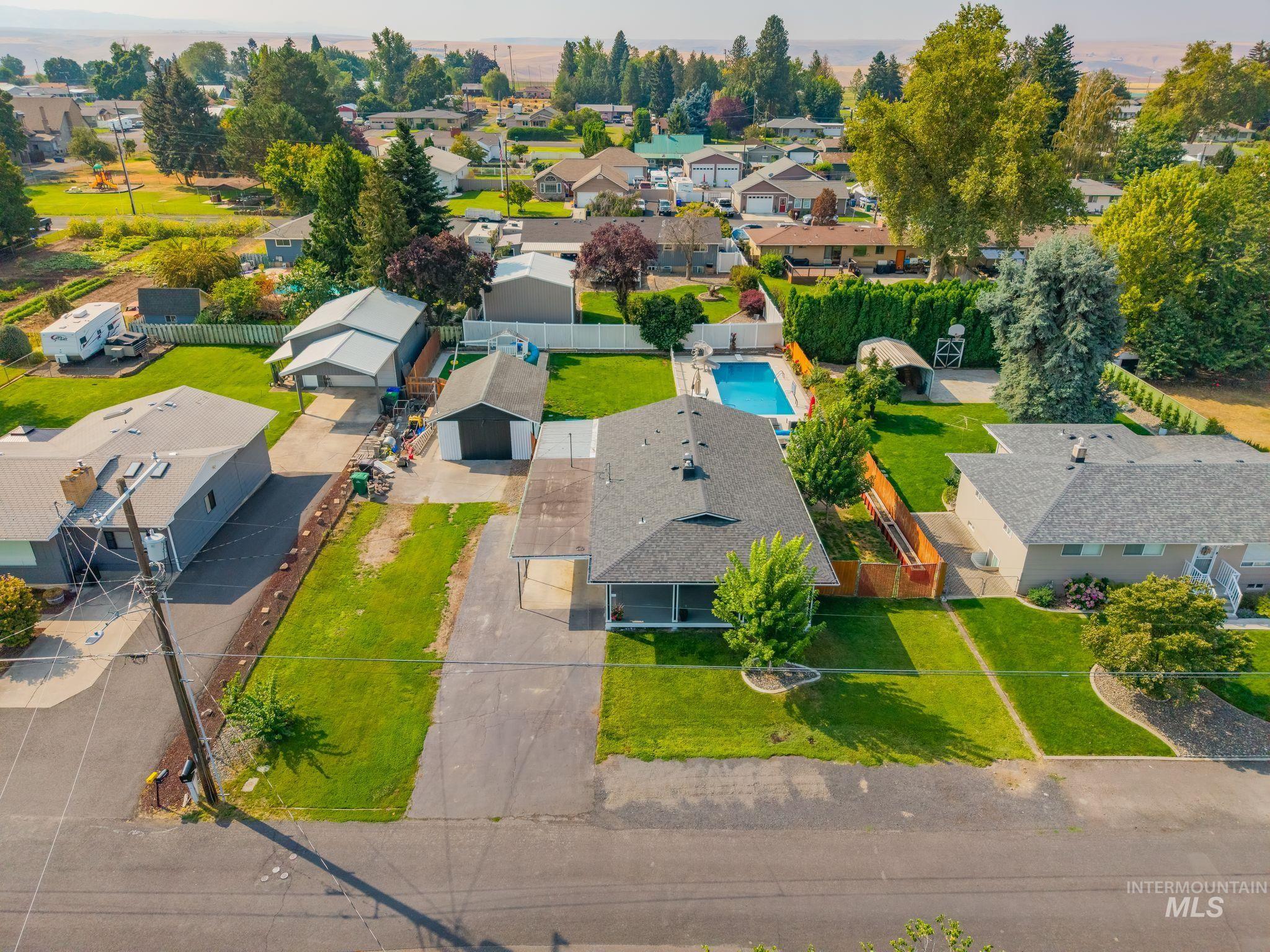 526 Airway Ave, Lewiston, Idaho 83501, 5 Bedrooms, 3 Bathrooms, Residential For Sale, Price $539,900, 98998111