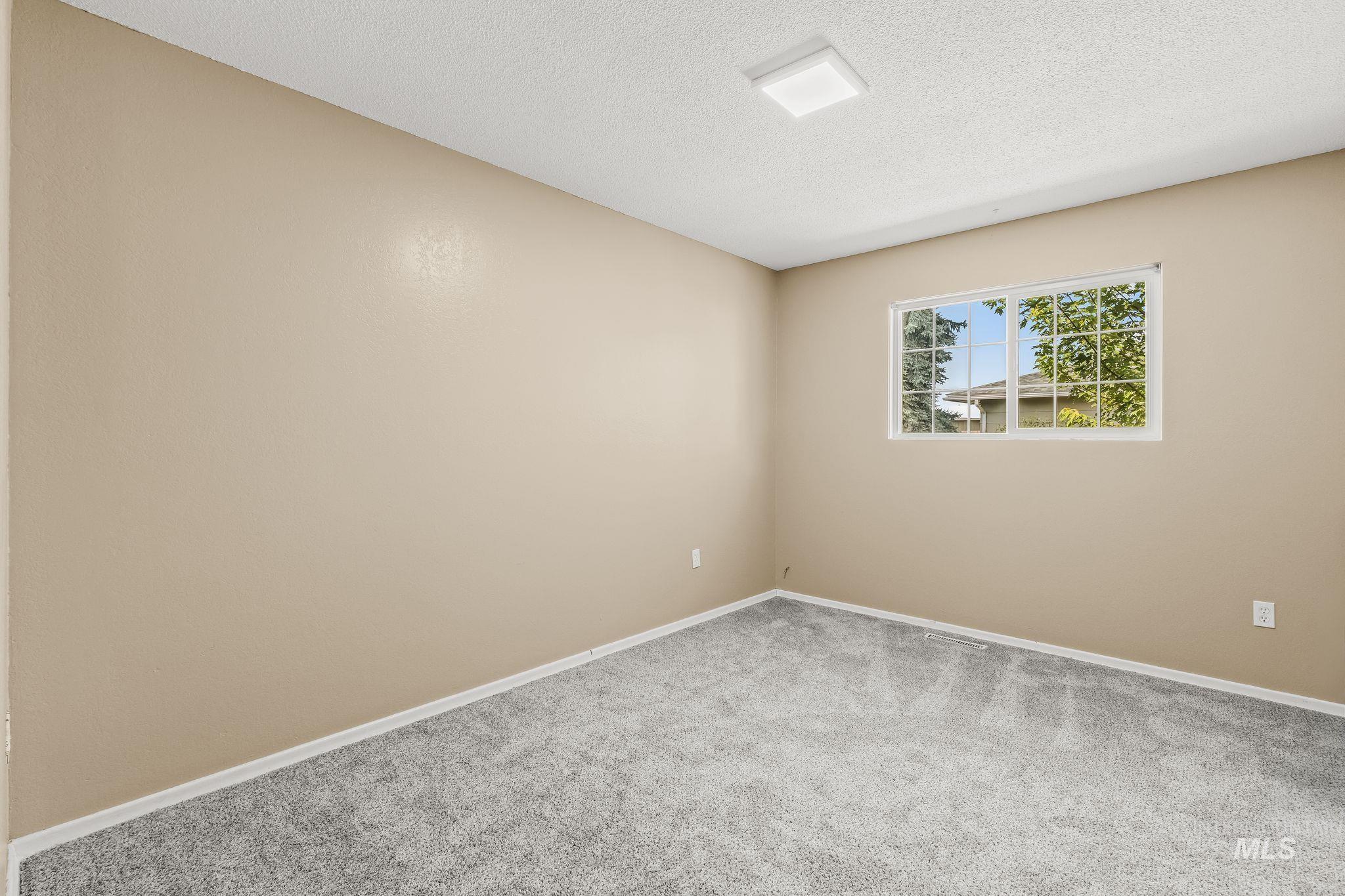526 Airway Ave, Lewiston, Idaho 83501, 5 Bedrooms, 3 Bathrooms, Residential For Sale, Price $539,900, 98998111