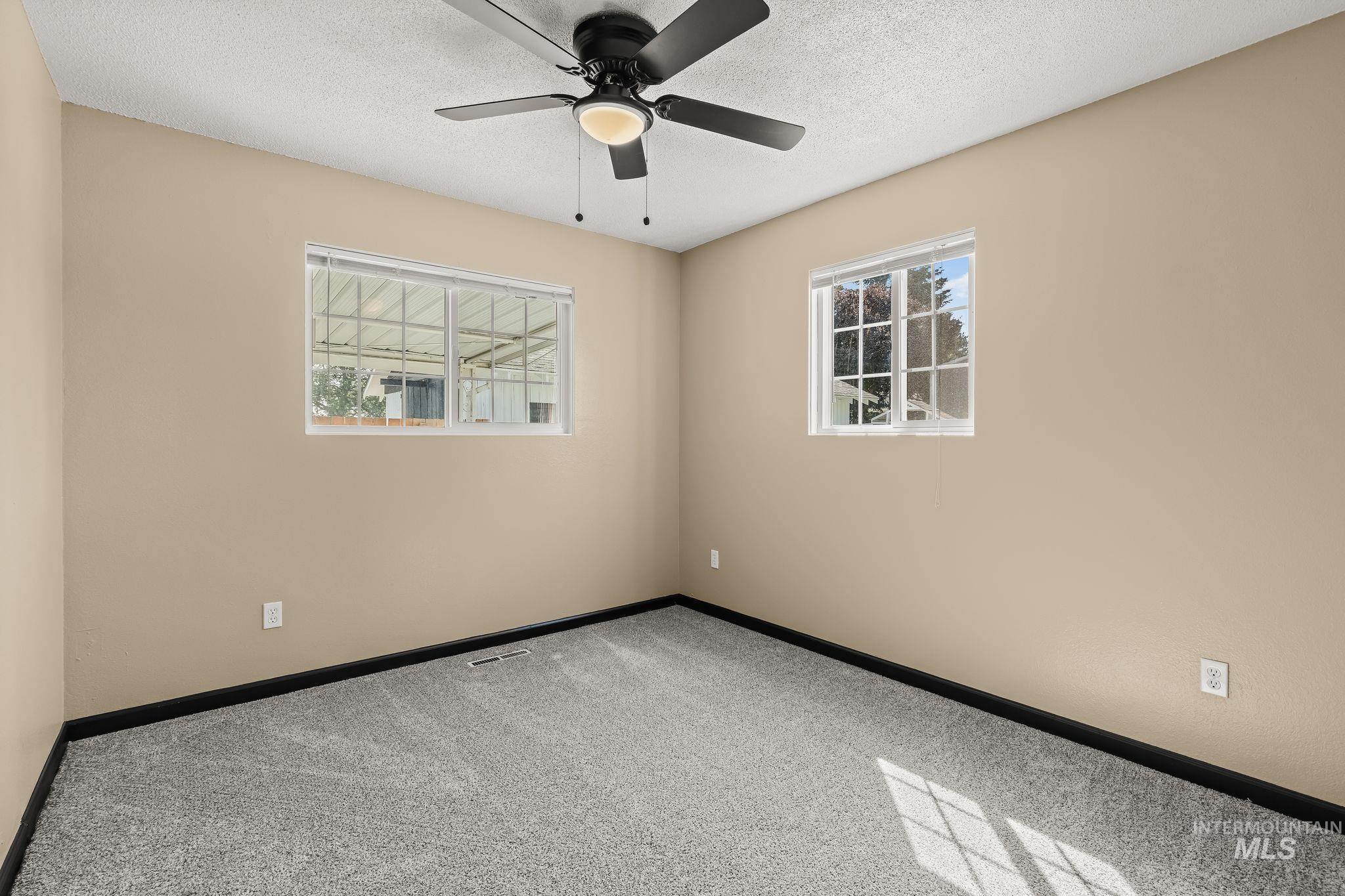 526 Airway Ave, Lewiston, Idaho 83501, 5 Bedrooms, 3 Bathrooms, Residential For Sale, Price $539,900, 98998111