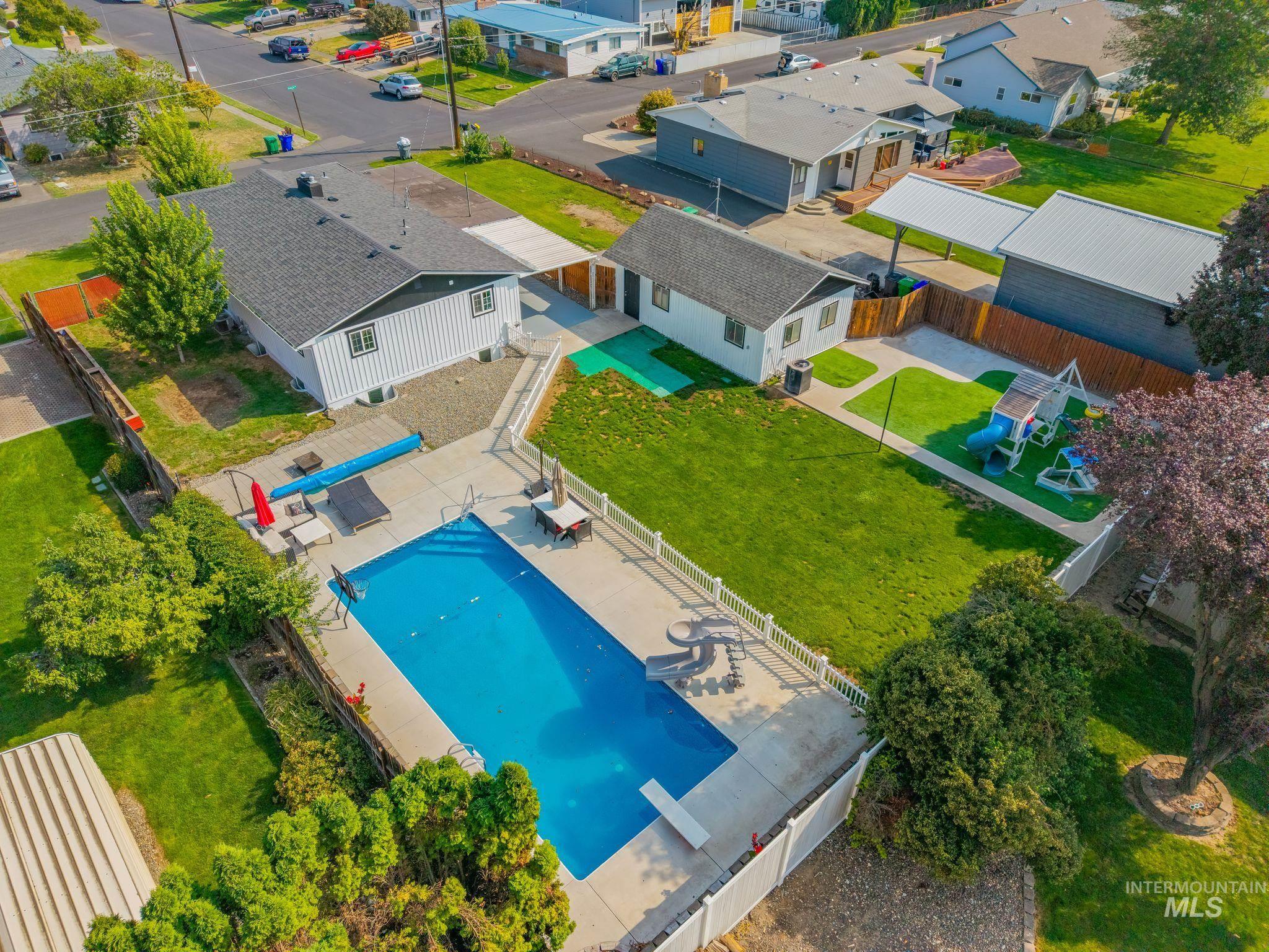 526 Airway Ave, Lewiston, Idaho 83501, 5 Bedrooms, 3 Bathrooms, Residential For Sale, Price $539,900, 98998111