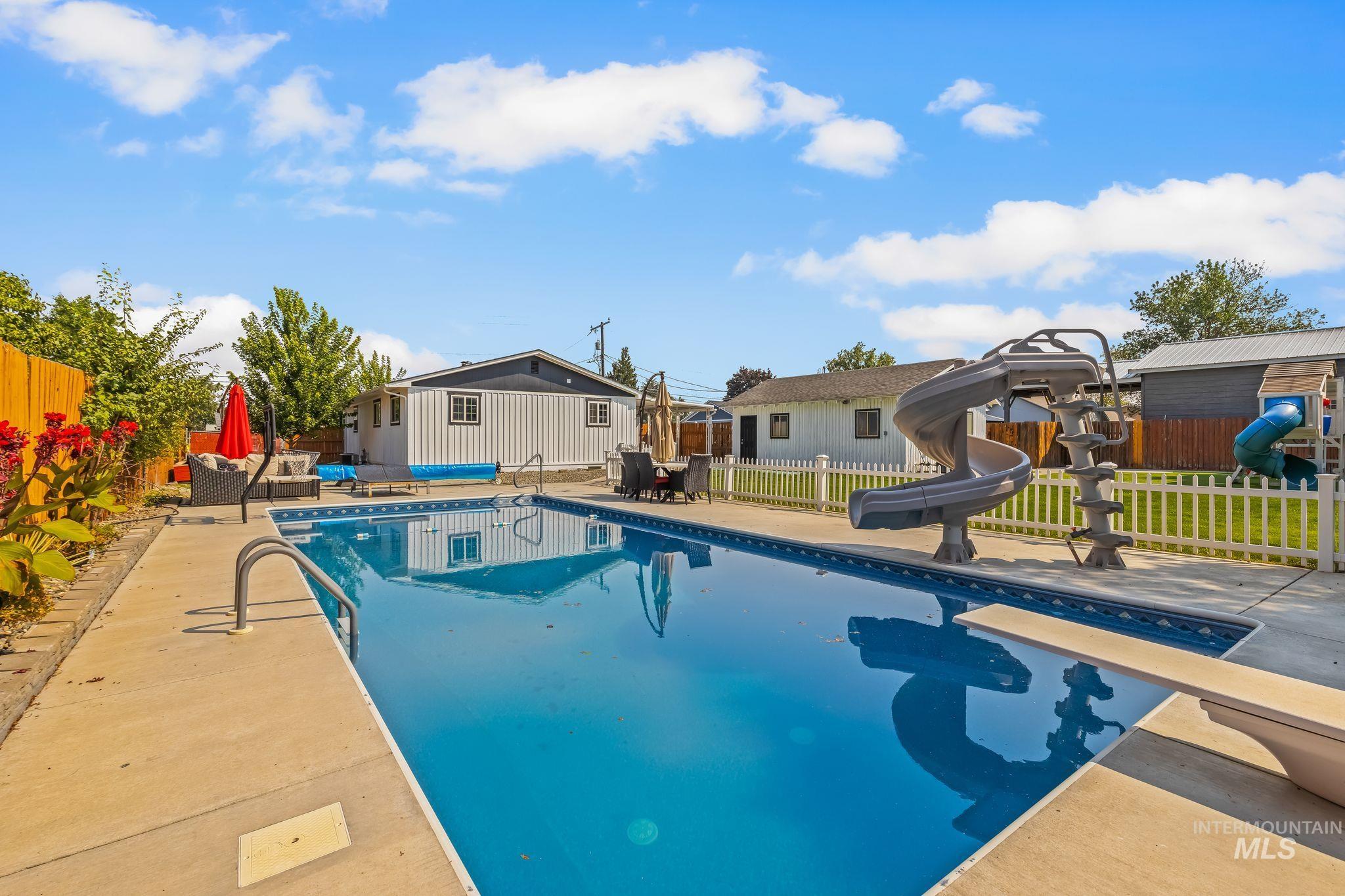 526 Airway Ave, Lewiston, Idaho 83501, 5 Bedrooms, 3 Bathrooms, Residential For Sale, Price $539,900, 98998111