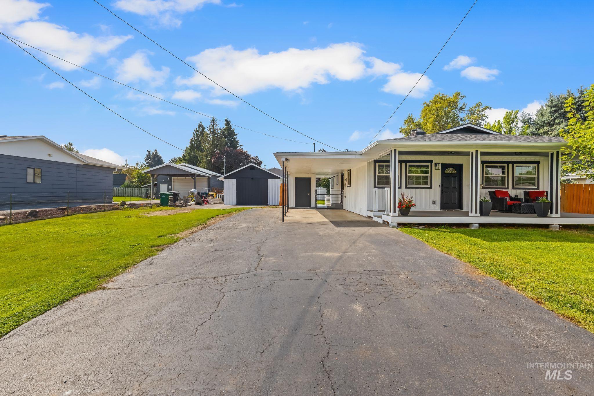 526 Airway Ave, Lewiston, Idaho 83501, 5 Bedrooms, 3 Bathrooms, Residential For Sale, Price $539,900, 98998111