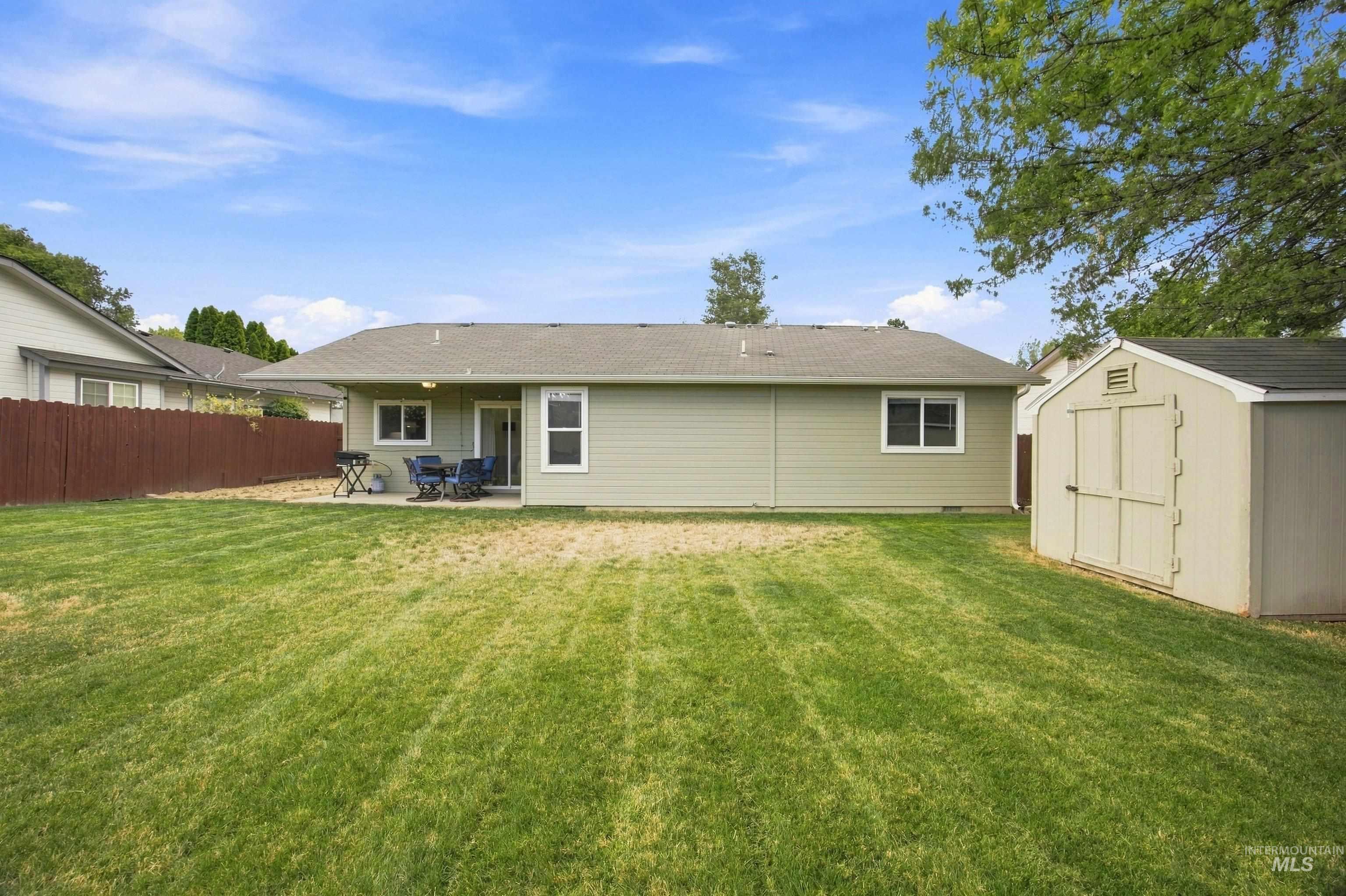 2808 Fox Place, Nampa, Idaho 83687, 3 Bedrooms, 2 Bathrooms, Residential For Sale, Price $355,000,MLS 98998113