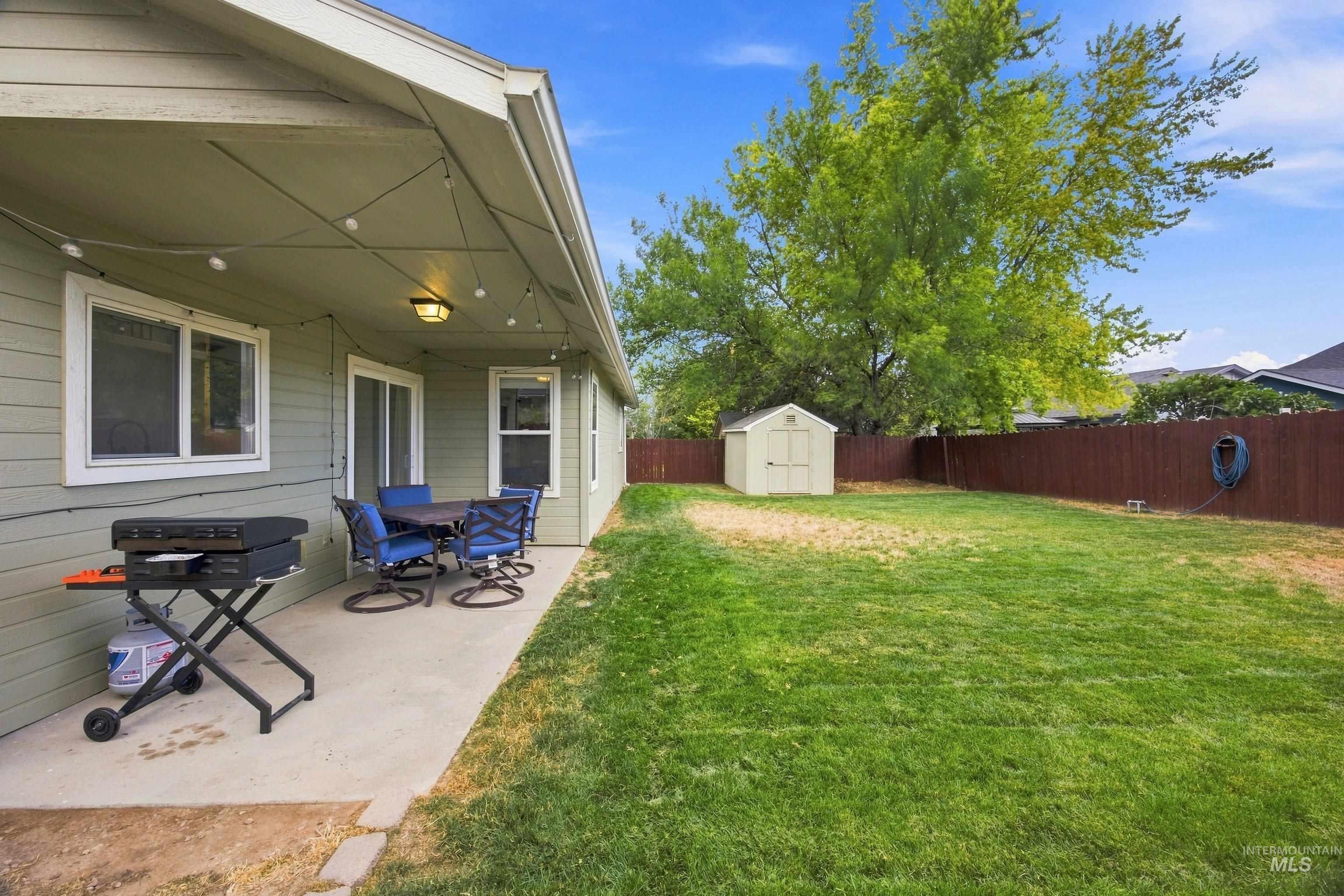 2808 Fox Place, Nampa, Idaho 83687, 3 Bedrooms, 2 Bathrooms, Residential For Sale, Price $355,000,MLS 98998113