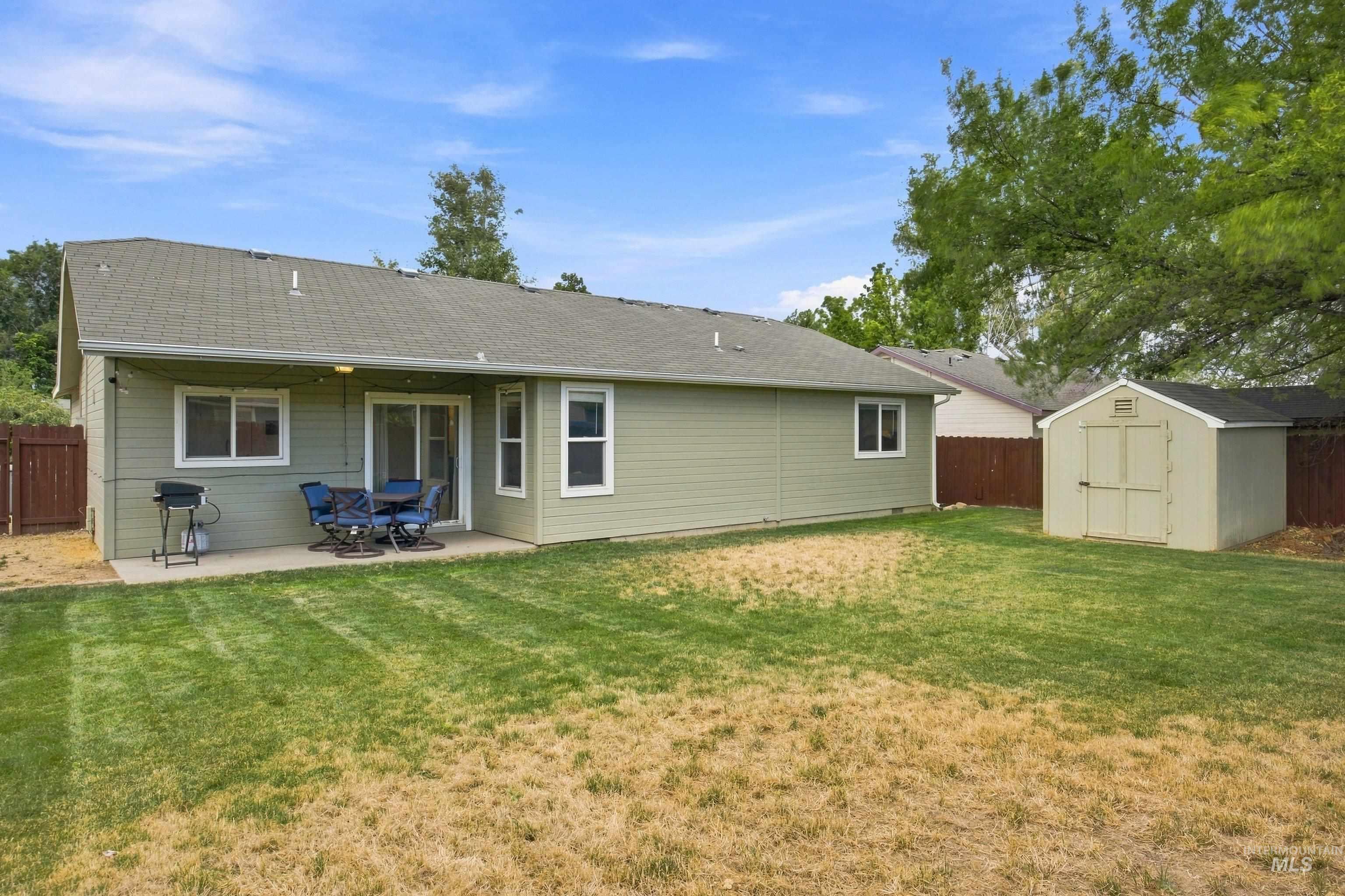 2808 Fox Place, Nampa, Idaho 83687, 3 Bedrooms, 2 Bathrooms, Residential For Sale, Price $355,000,MLS 98998113