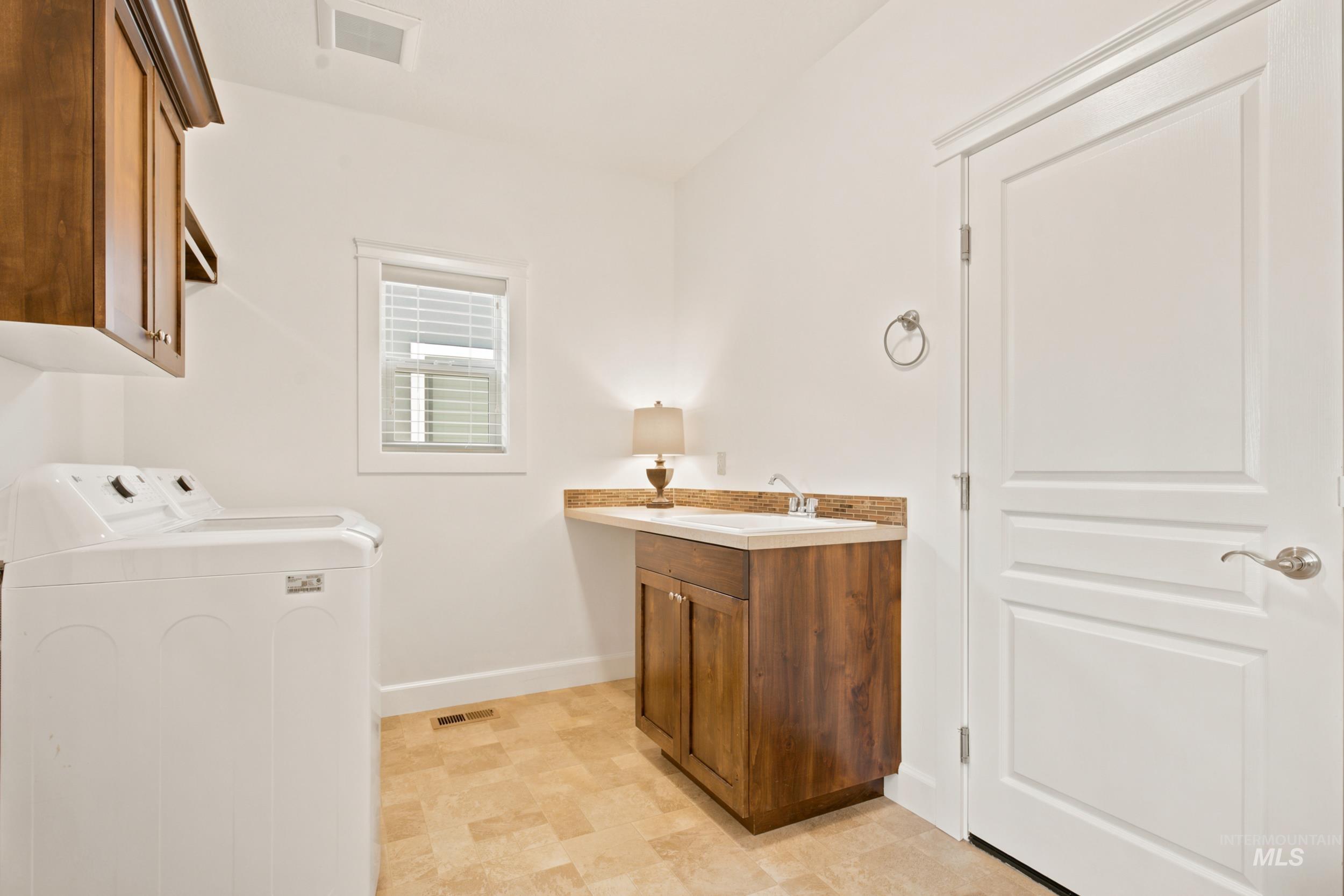 159 E San Pedro St, Meridian, Idaho 83646, 3 Bedrooms, 2 Bathrooms, Residential For Sale, Price $610,000,MLS 98998115