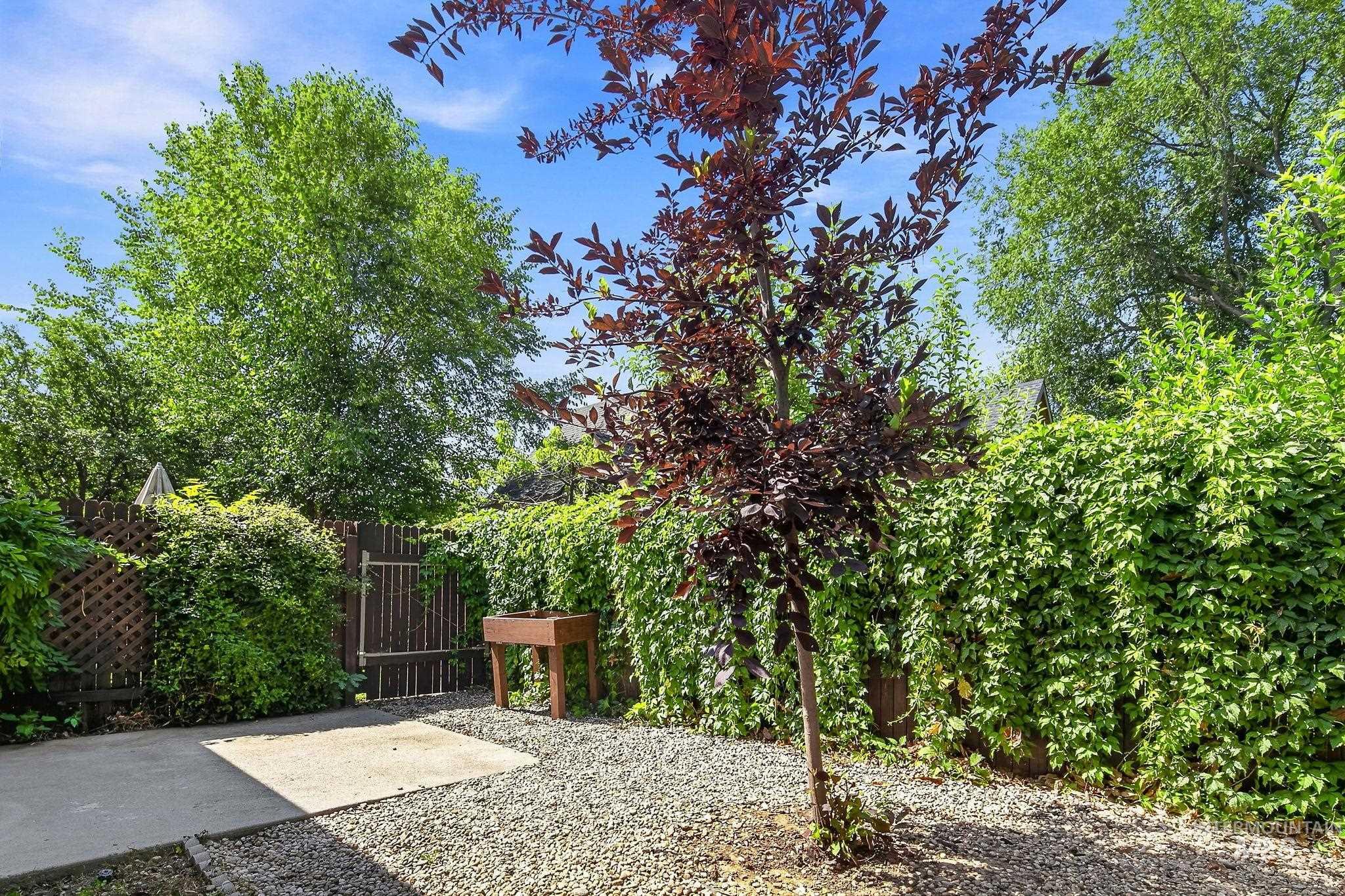 1655 S Annett St, Boise, Idaho 83705, 2 Bedrooms, 2.5 Bathrooms, Residential For Sale, Price $374,900,MLS 98998116