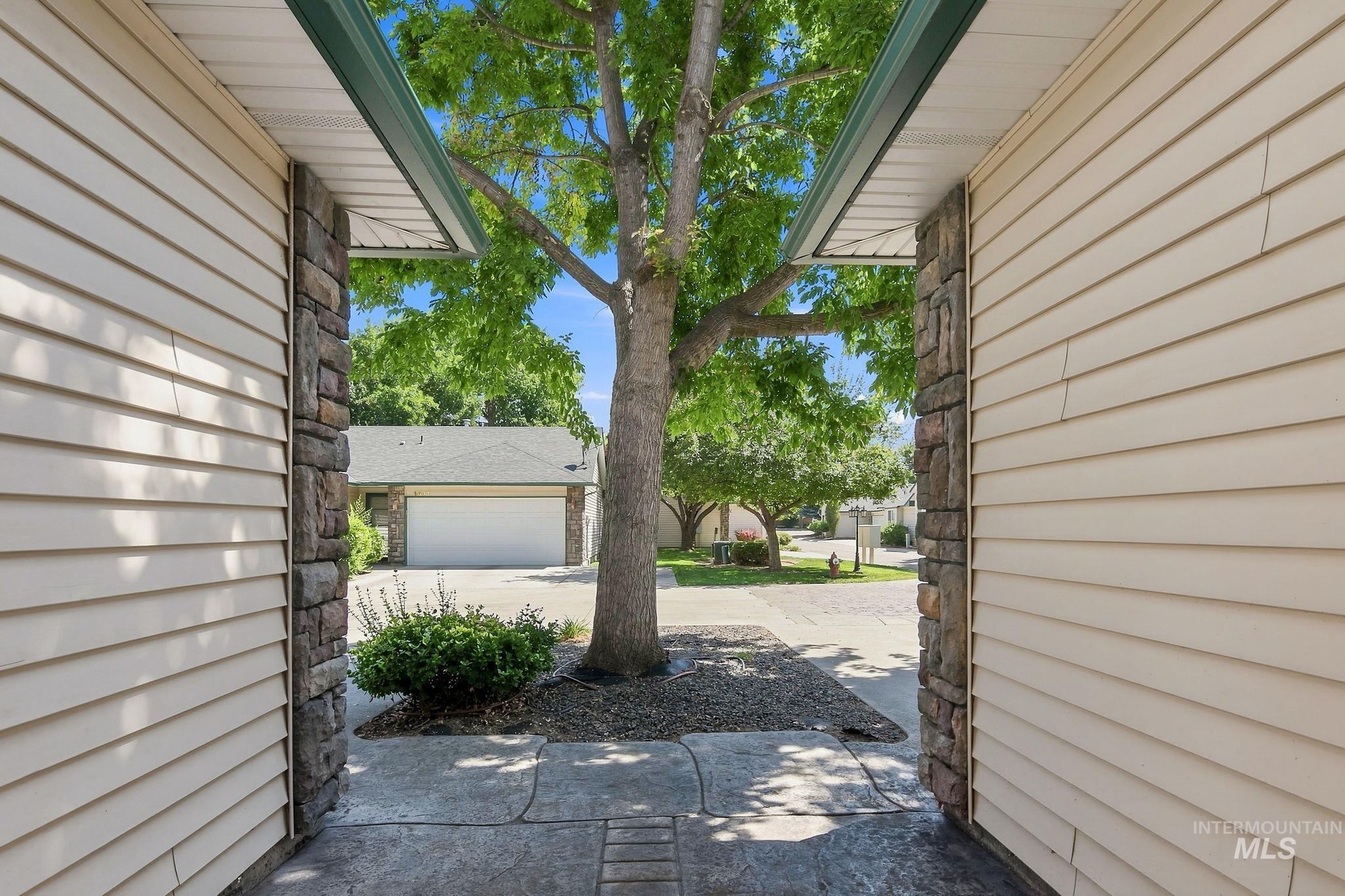 1655 S Annett St, Boise, Idaho 83705, 2 Bedrooms, 2.5 Bathrooms, Residential For Sale, Price $374,900,MLS 98998116