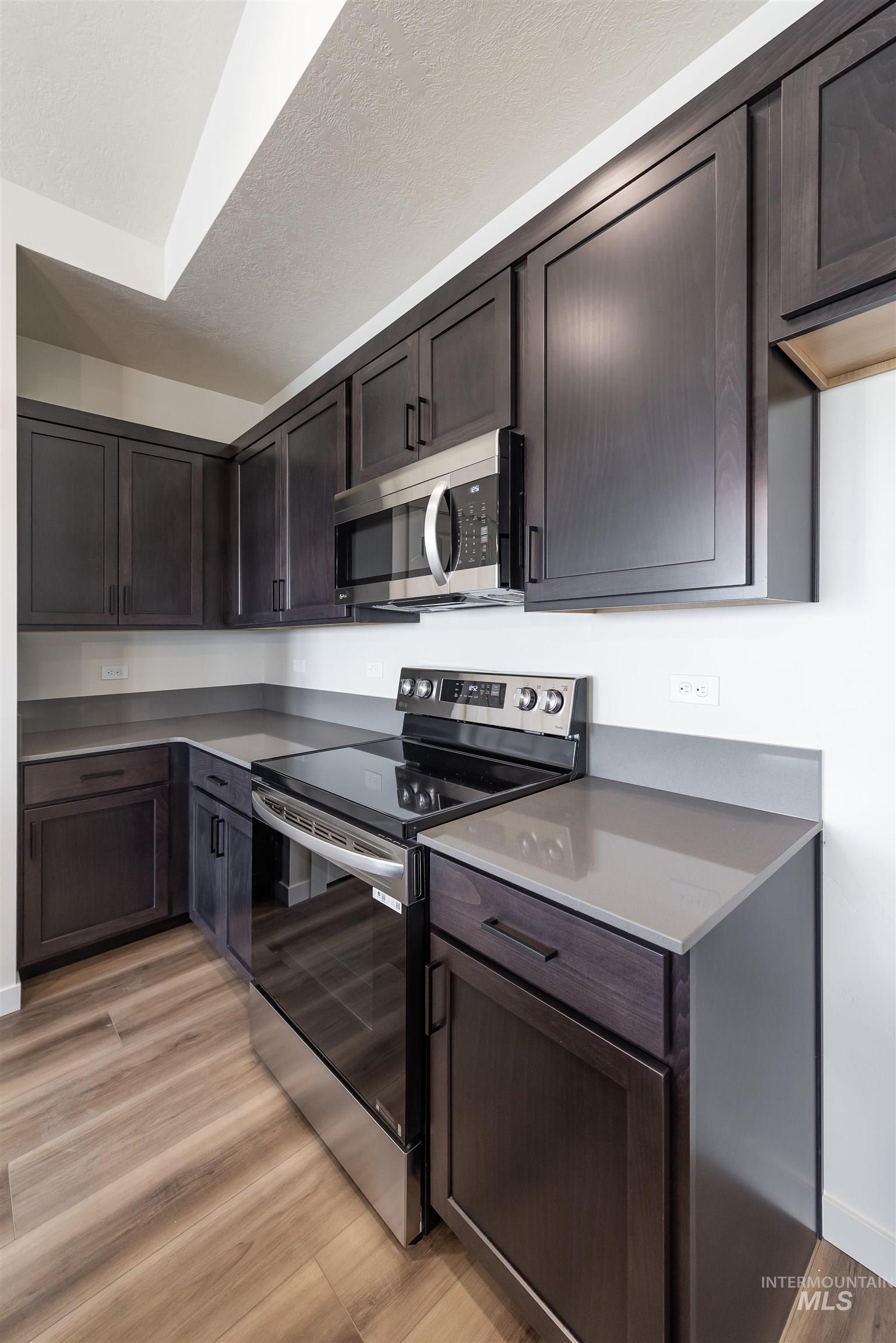 345 E Chevy Dr., Boise, Idaho 83716, 2 Bedrooms, 2 Bathrooms, Residential For Sale, Price $399,900,MLS 98998117