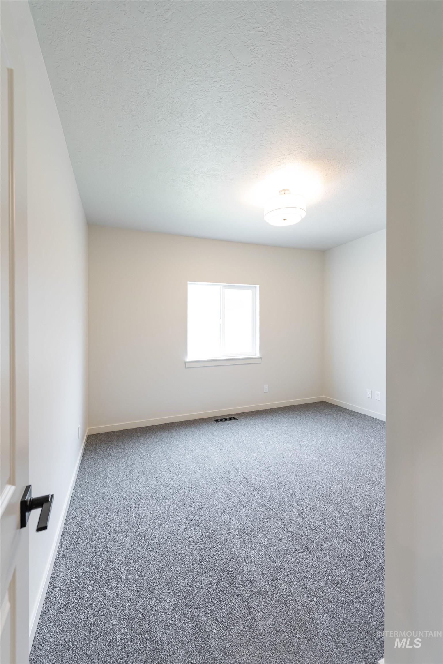 345 E Chevy Dr., Boise, Idaho 83716, 2 Bedrooms, 2 Bathrooms, Residential For Sale, Price $399,900,MLS 98998117