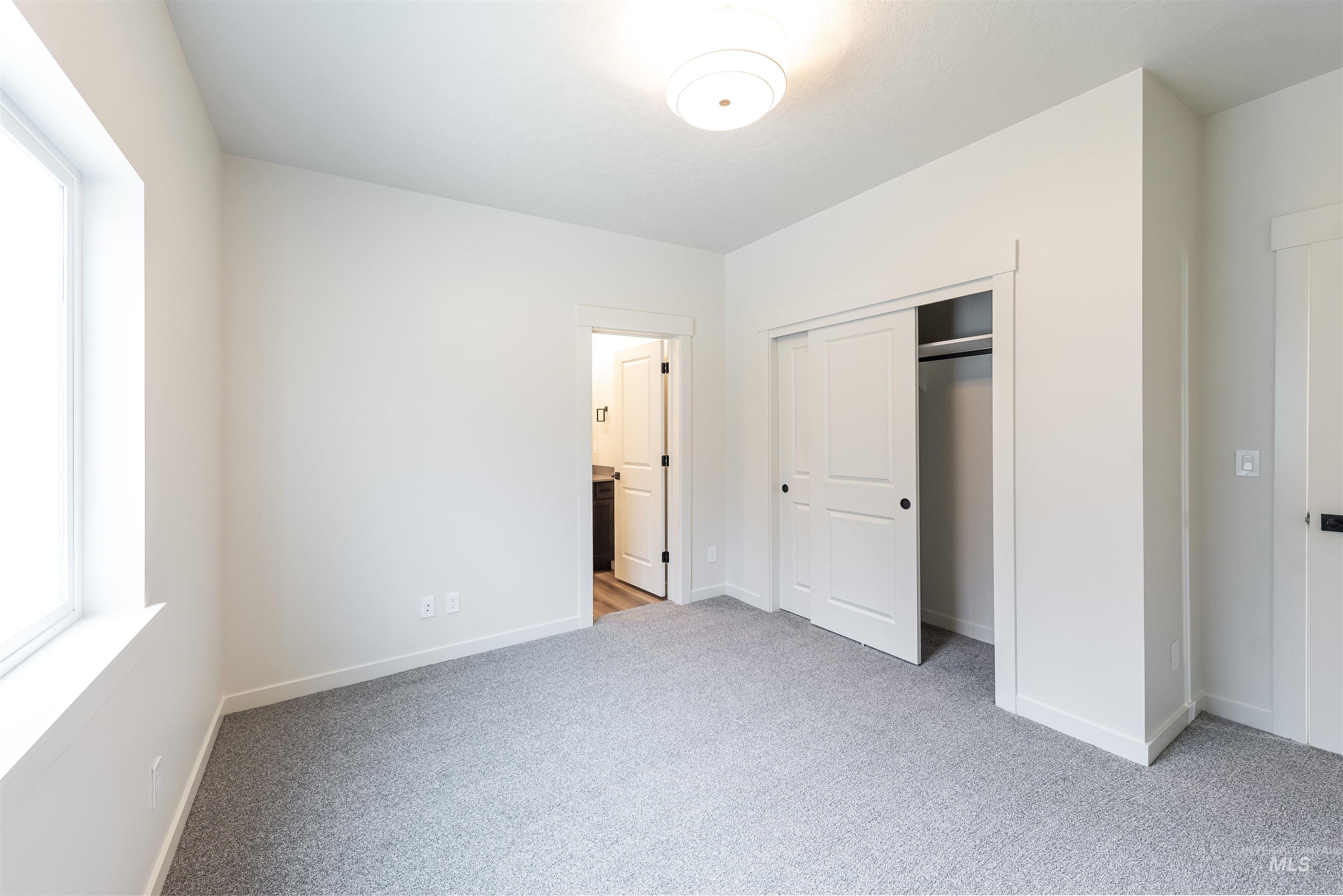 345 E Chevy Dr., Boise, Idaho 83716, 2 Bedrooms, 2 Bathrooms, Residential For Sale, Price $399,900,MLS 98998117