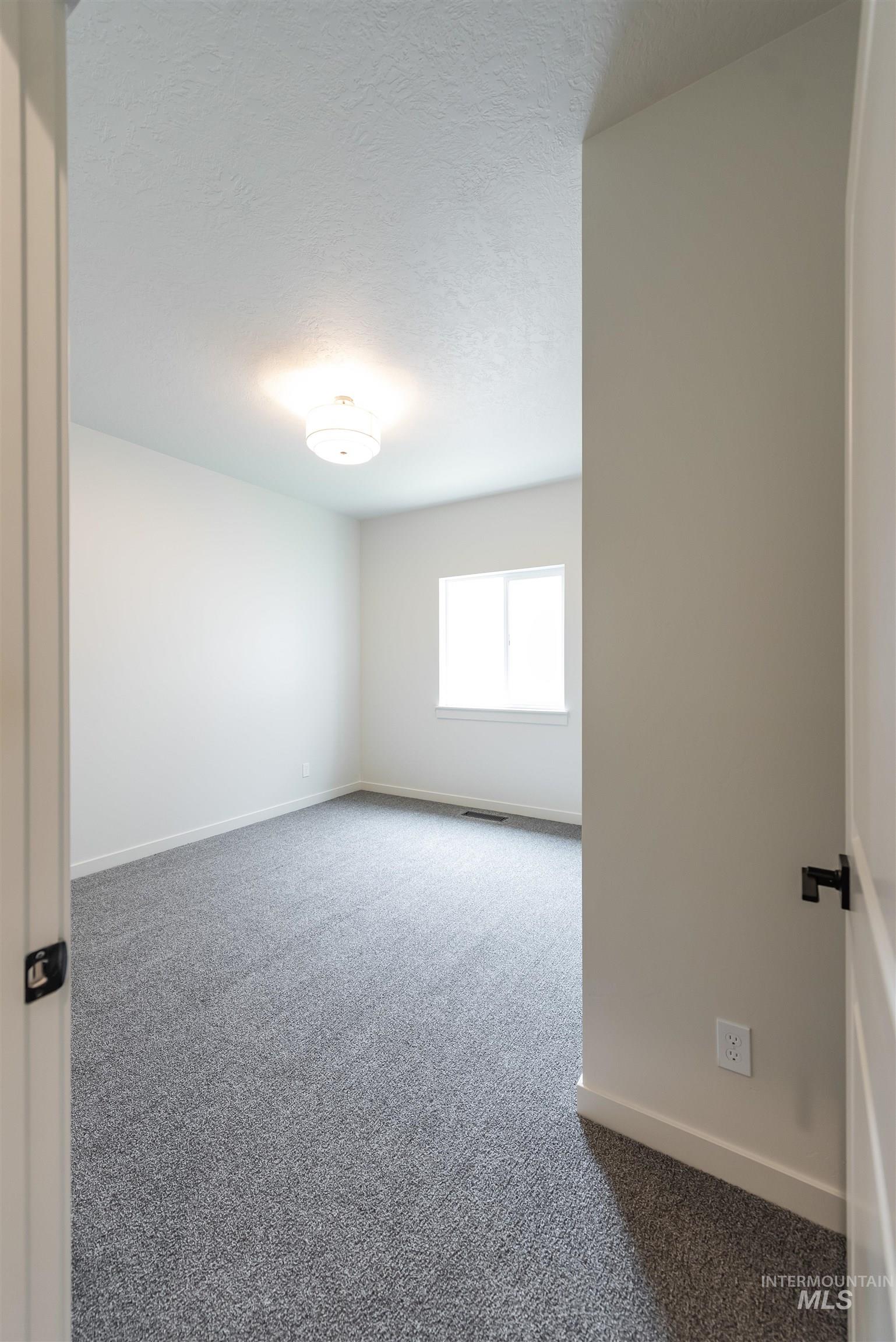 345 E Chevy Dr., Boise, Idaho 83716, 2 Bedrooms, 2 Bathrooms, Residential For Sale, Price $399,900,MLS 98998117