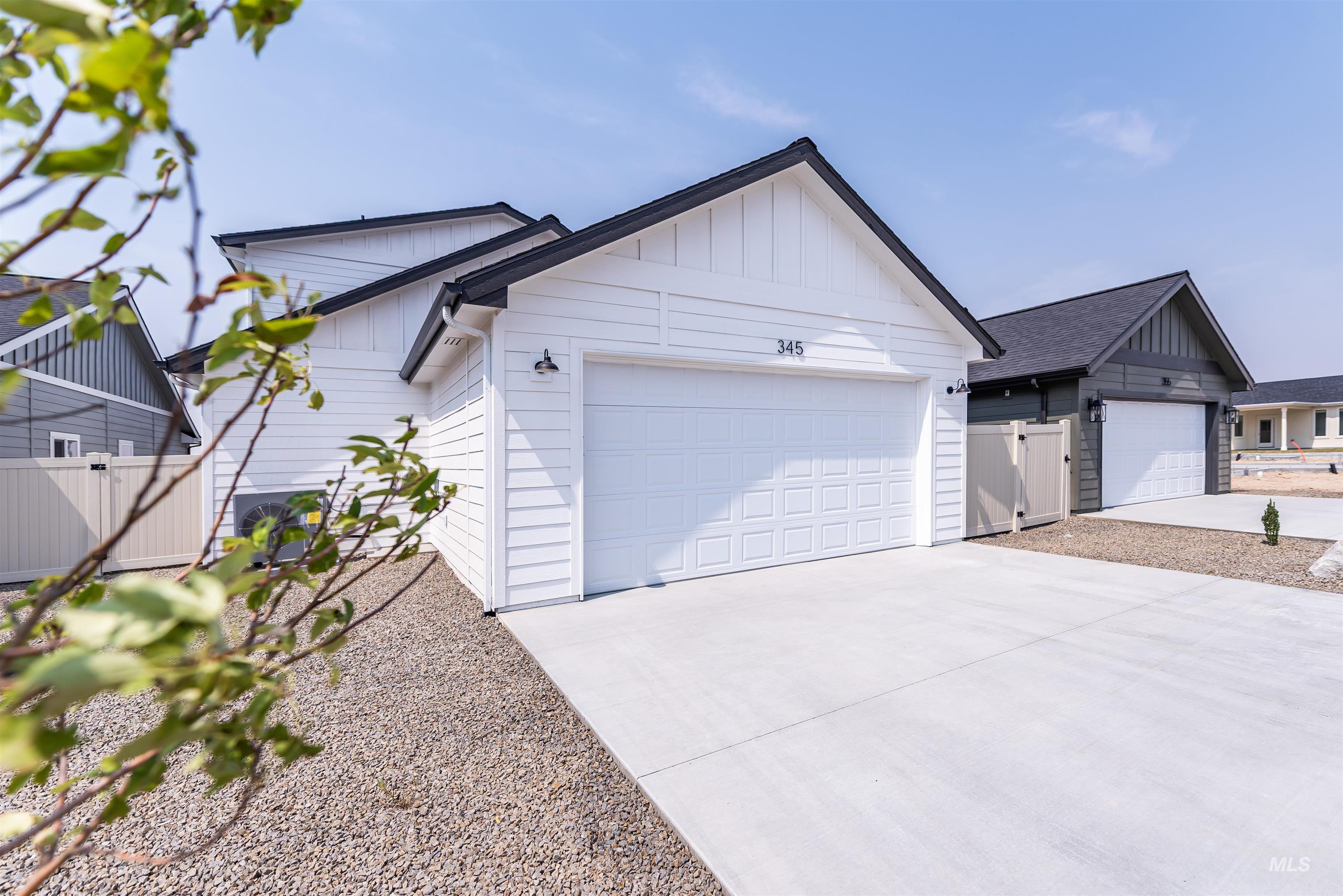345 E Chevy Dr., Boise, Idaho 83716, 2 Bedrooms, 2 Bathrooms, Residential For Sale, Price $399,900,MLS 98998117
