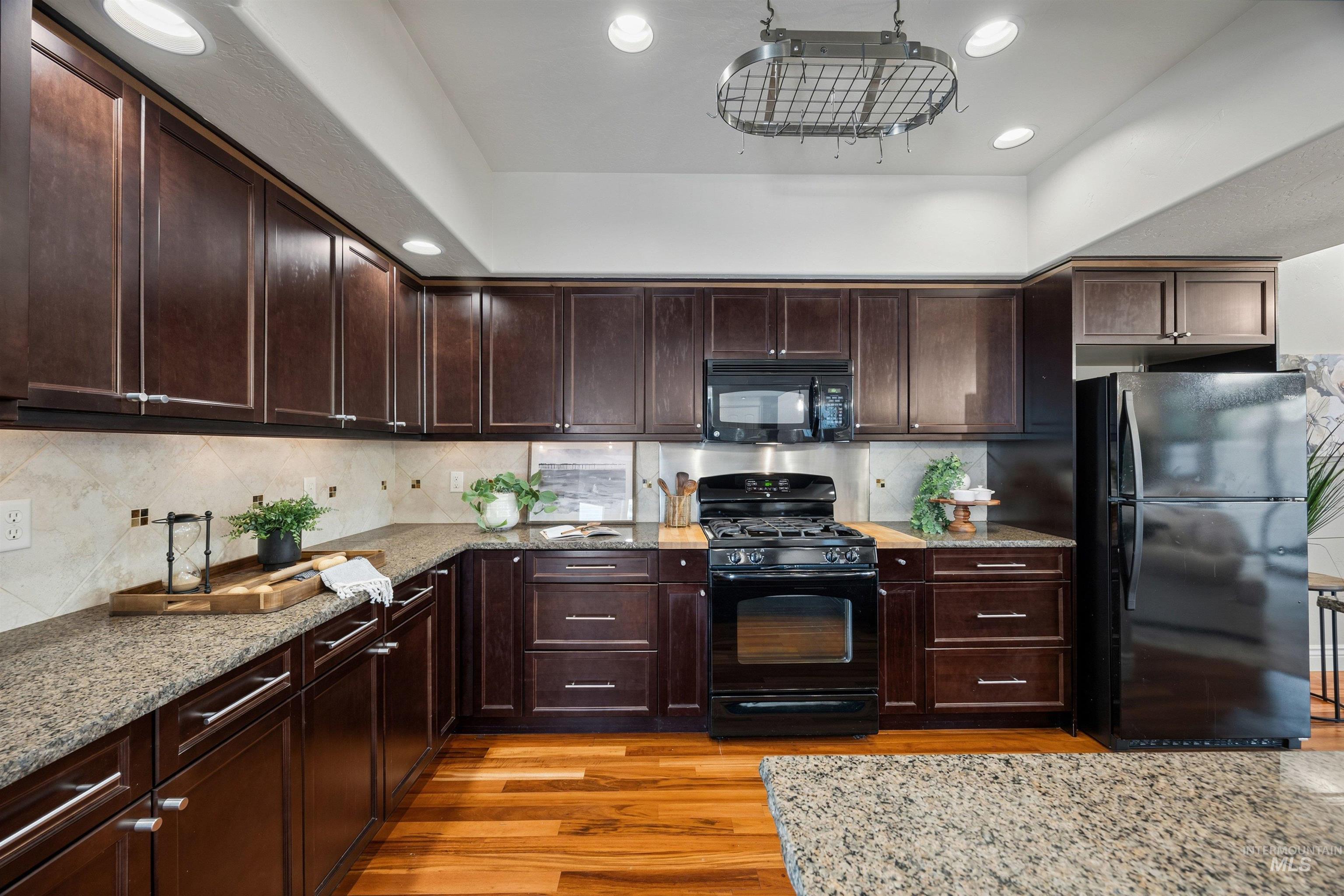 4422 N Mackenzie Lane, Boise, Idaho 83703, 2 Bedrooms, 2.5 Bathrooms, Residential For Sale, Price $515,000, 98998118