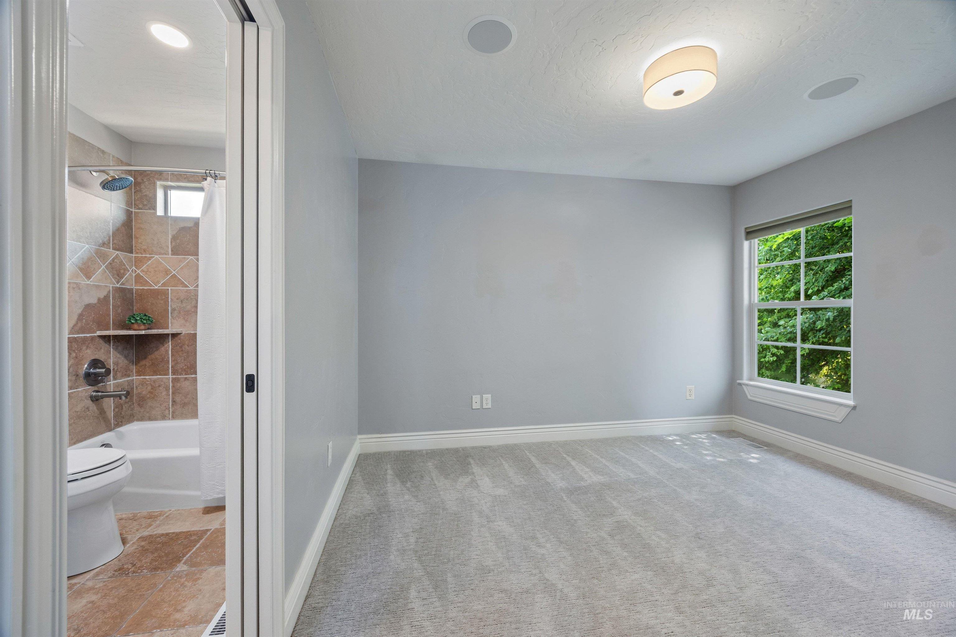 4422 N Mackenzie Lane, Boise, Idaho 83703, 2 Bedrooms, 2.5 Bathrooms, Residential For Sale, Price $515,000, 98998118