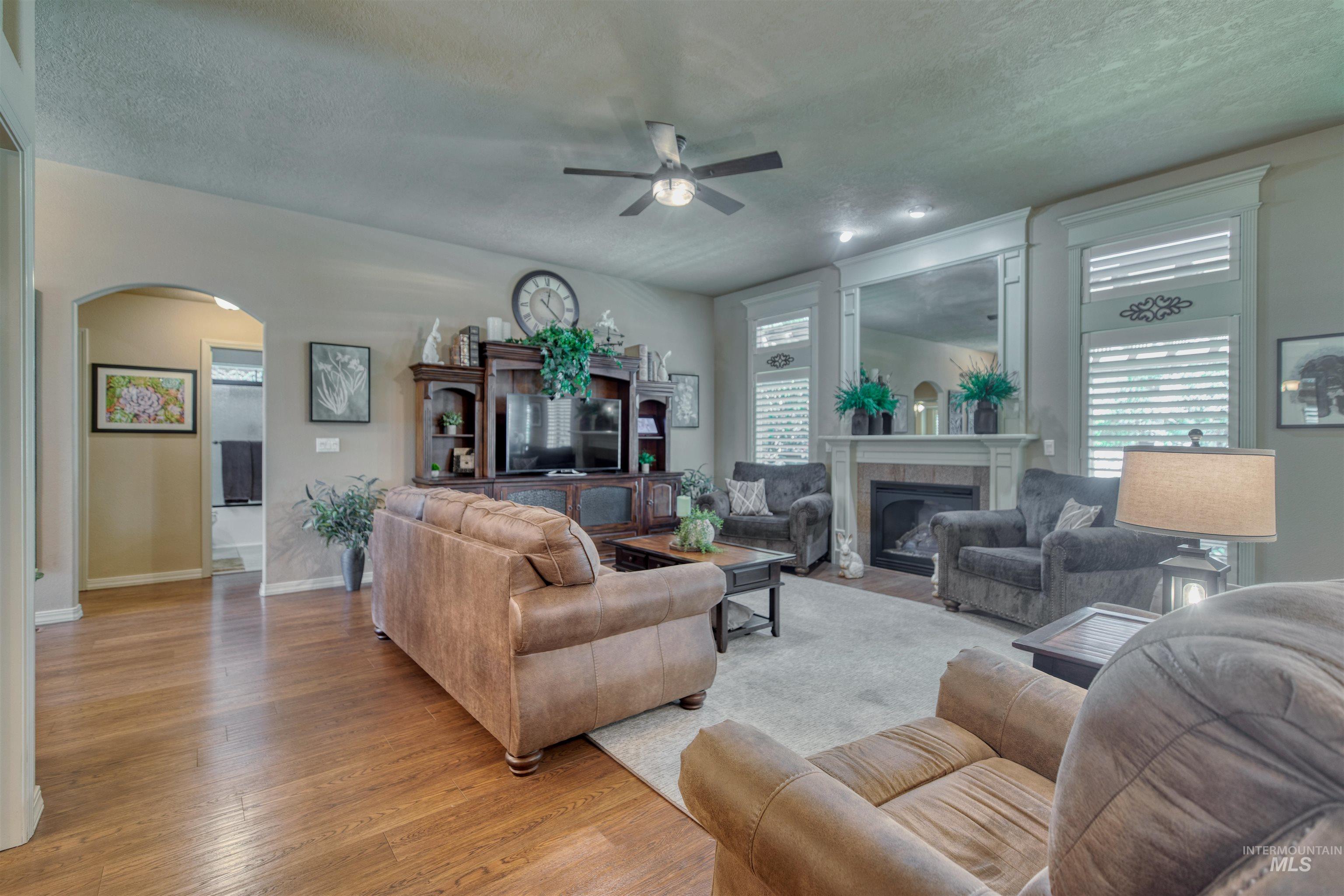 584 W Welch, Meridian, Idaho 83646, 4 Bedrooms, 2.5 Bathrooms, Residential For Sale, Price $599,999, 98998119