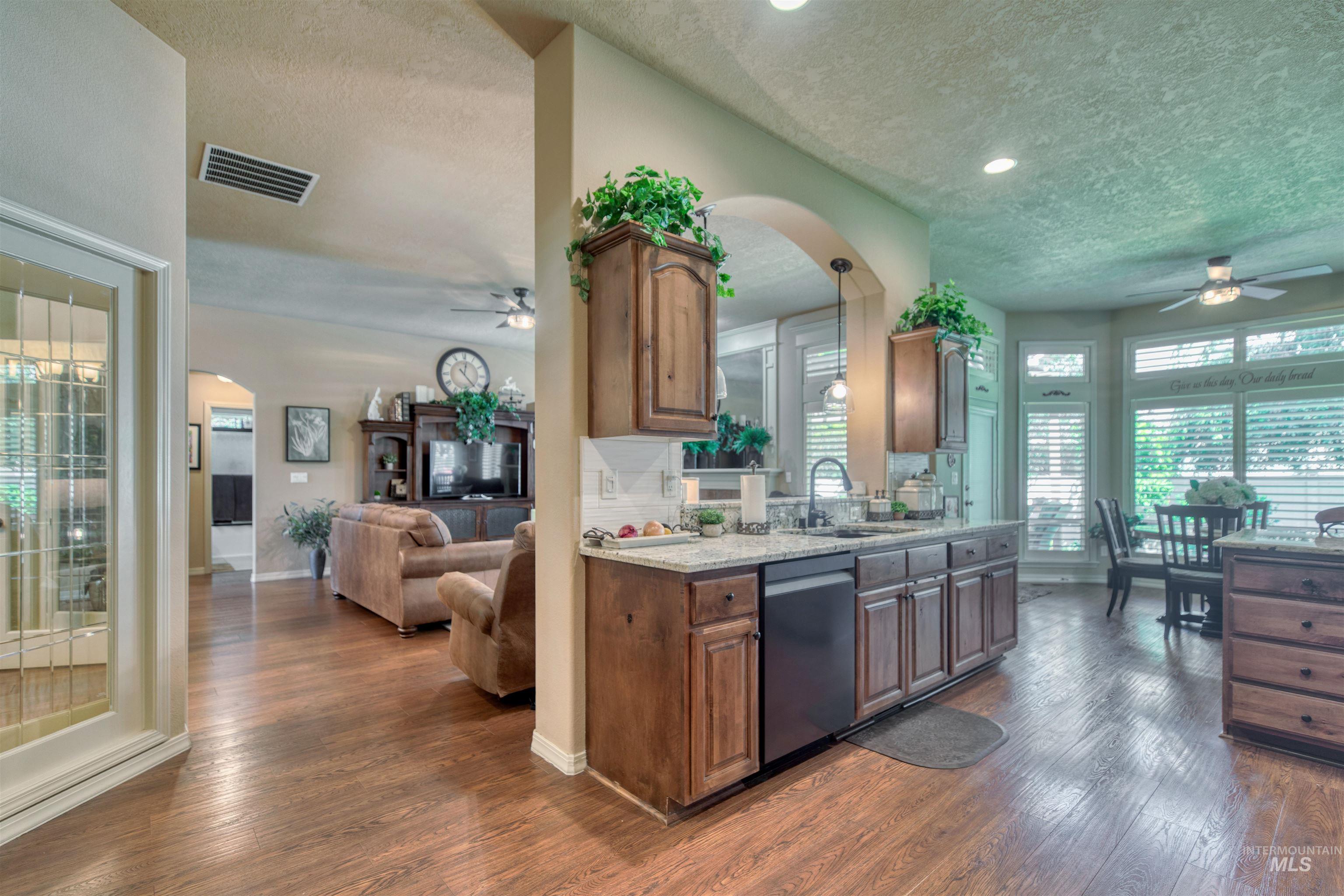 584 W Welch, Meridian, Idaho 83646, 4 Bedrooms, 2.5 Bathrooms, Residential For Sale, Price $599,999, 98998119