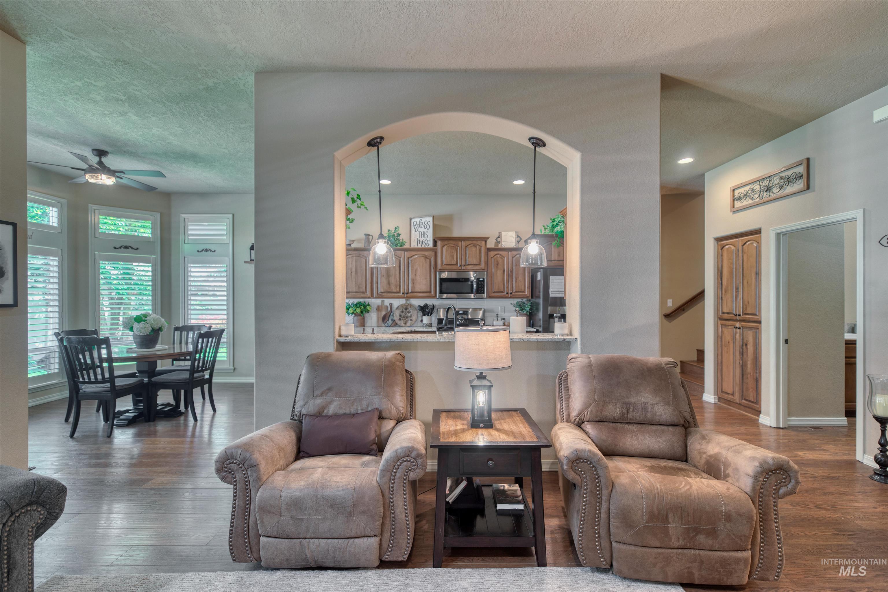 584 W Welch, Meridian, Idaho 83646, 4 Bedrooms, 2.5 Bathrooms, Residential For Sale, Price $599,999, 98998119