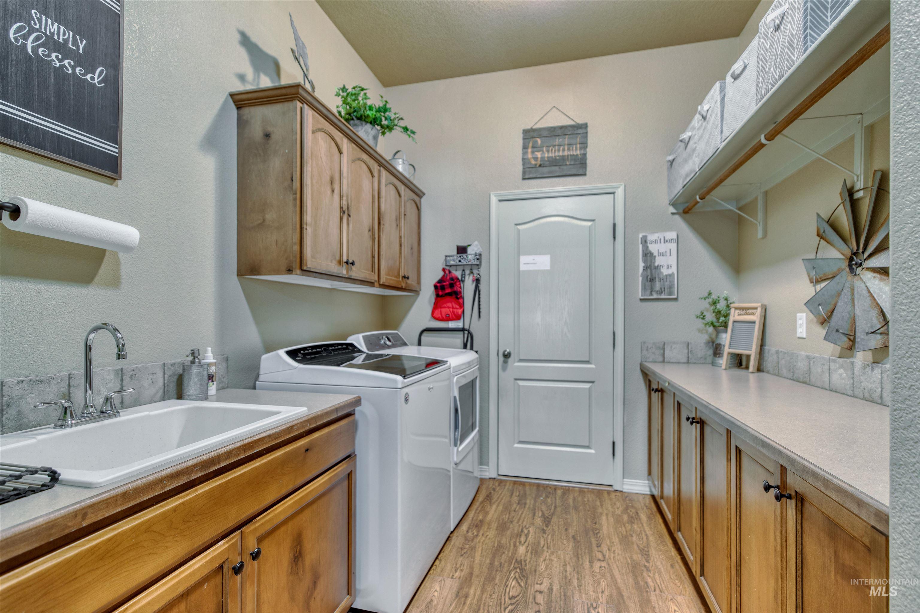 584 W Welch, Meridian, Idaho 83646, 4 Bedrooms, 2.5 Bathrooms, Residential For Sale, Price $599,999, 98998119