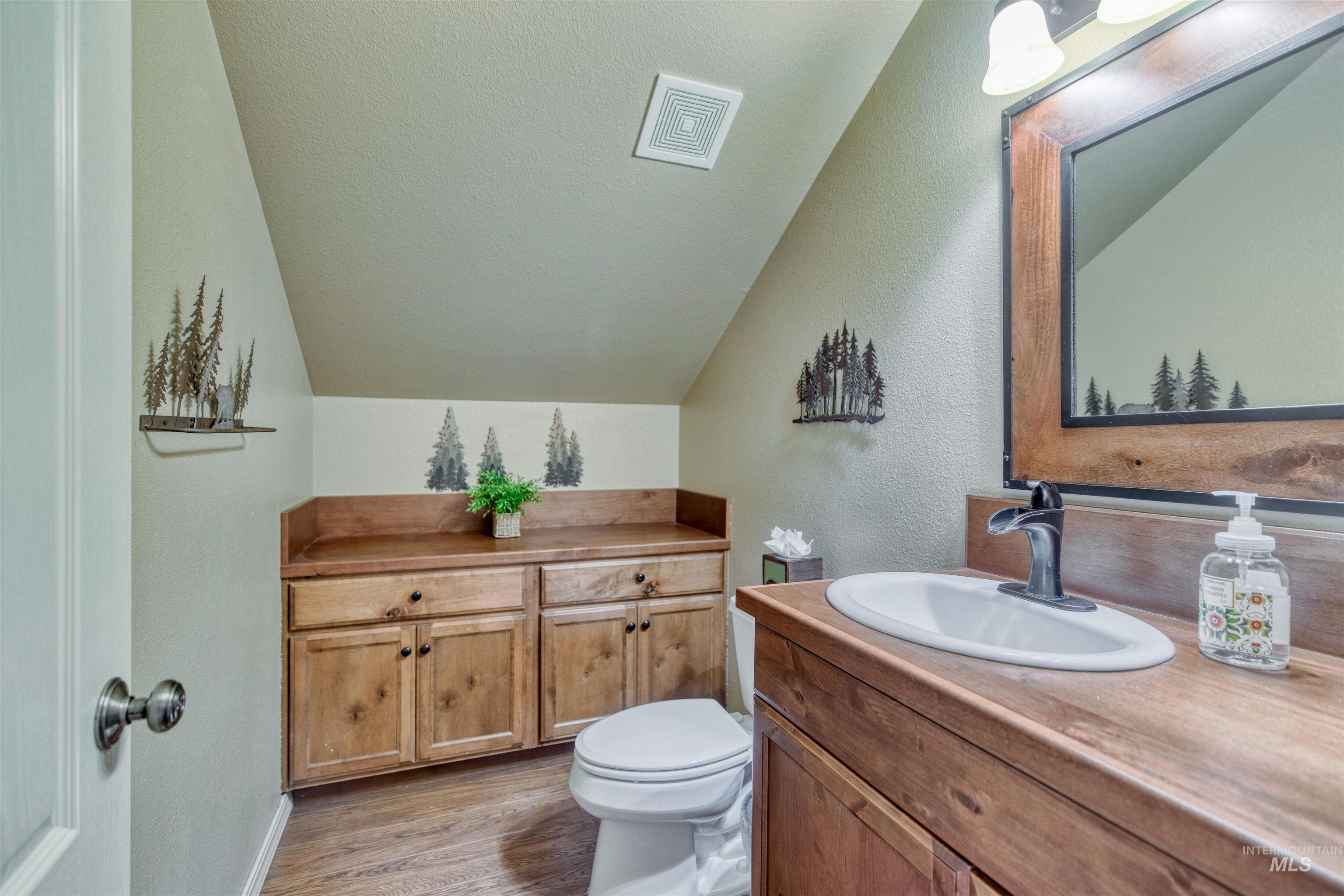 584 W Welch, Meridian, Idaho 83646, 4 Bedrooms, 2.5 Bathrooms, Residential For Sale, Price $599,999, 98998119