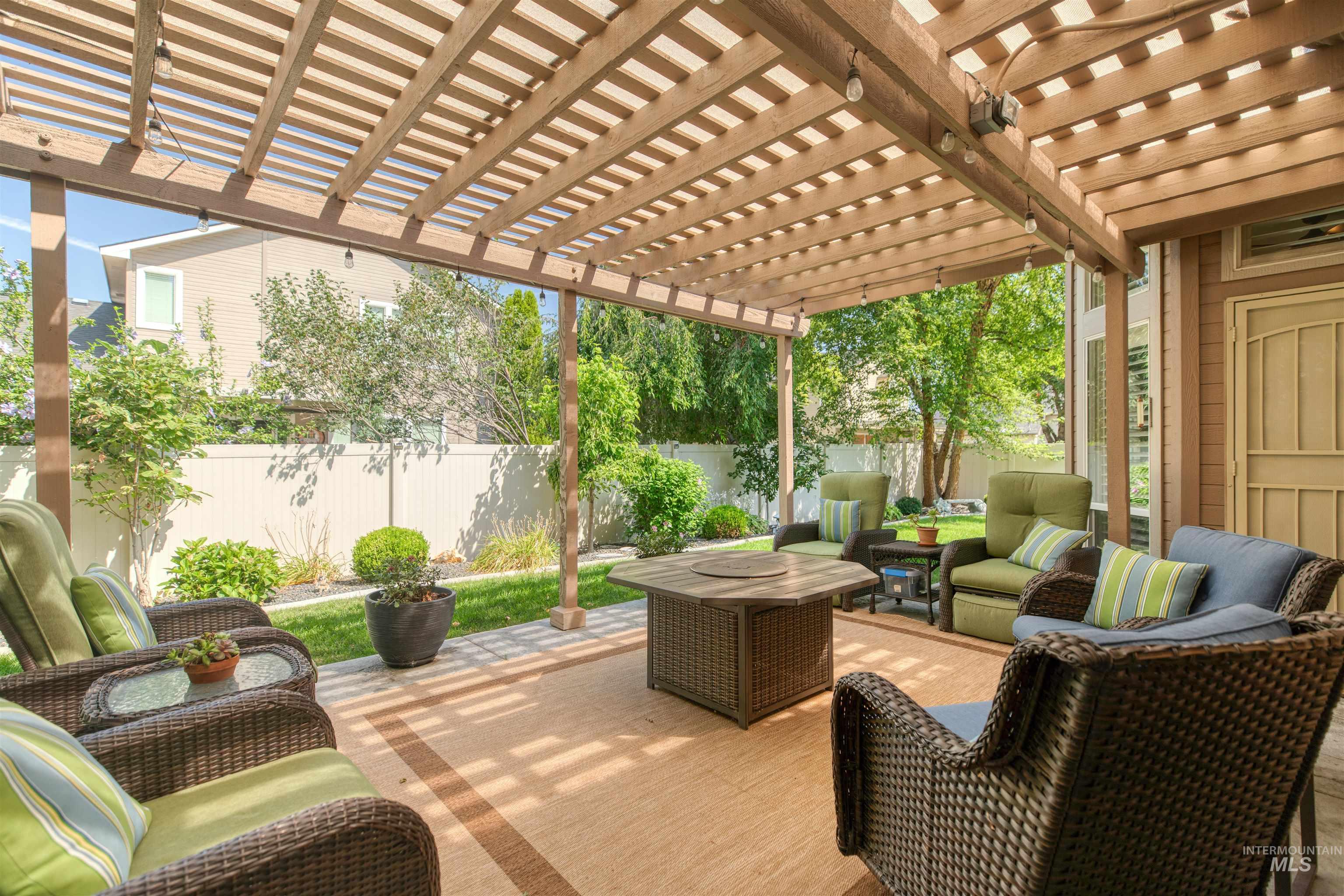 584 W Welch, Meridian, Idaho 83646, 4 Bedrooms, 2.5 Bathrooms, Residential For Sale, Price $599,999, 98998119
