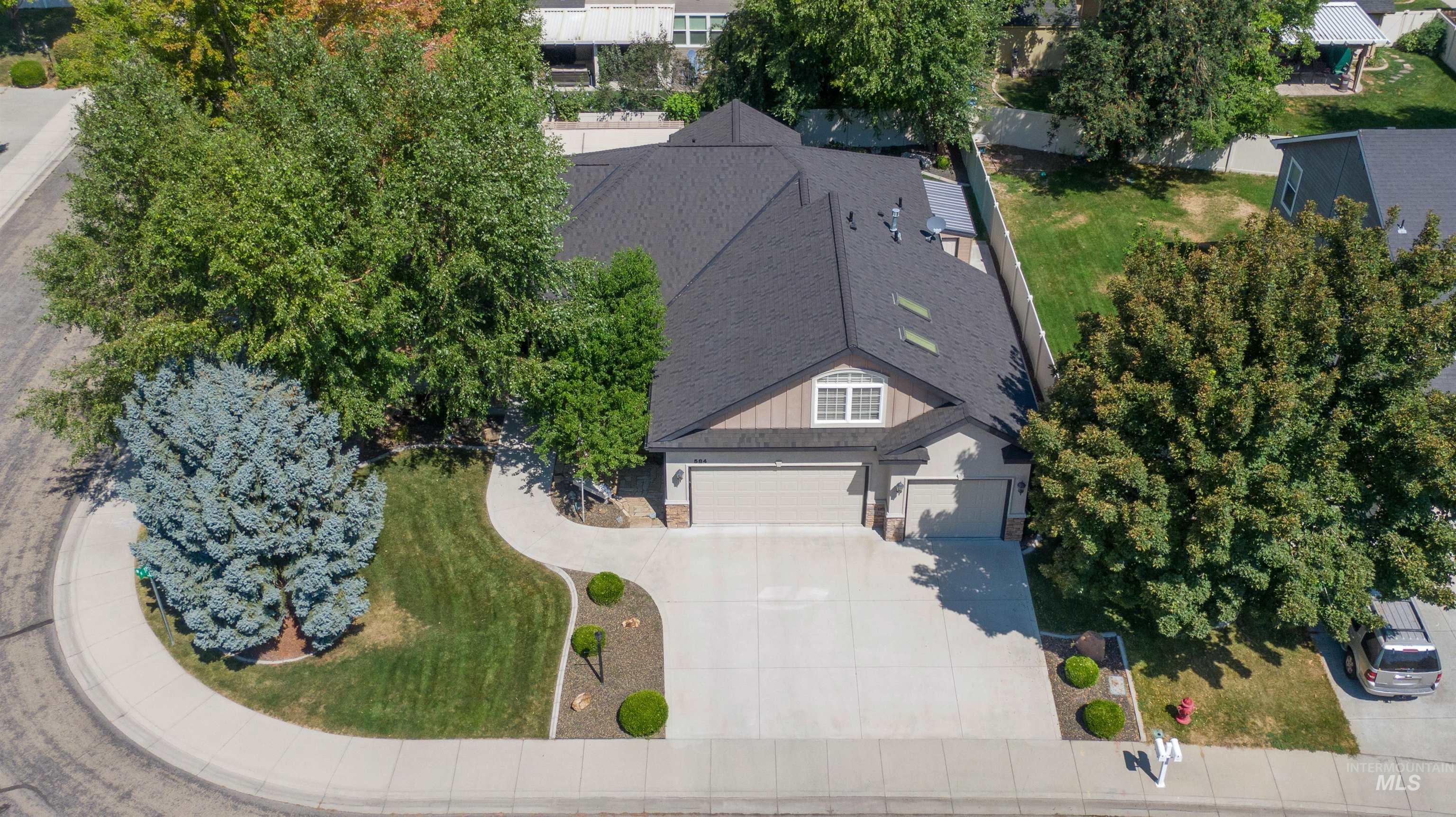 584 W Welch, Meridian, Idaho 83646, 4 Bedrooms, 2.5 Bathrooms, Residential For Sale, Price $599,999, 98998119