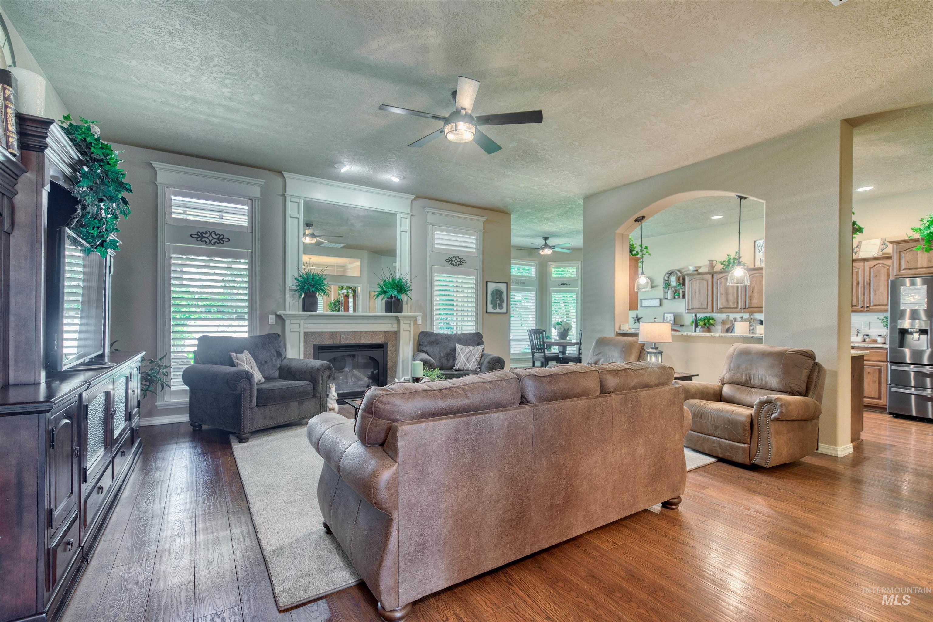 584 W Welch, Meridian, Idaho 83646, 4 Bedrooms, 2.5 Bathrooms, Residential For Sale, Price $599,999, 98998119