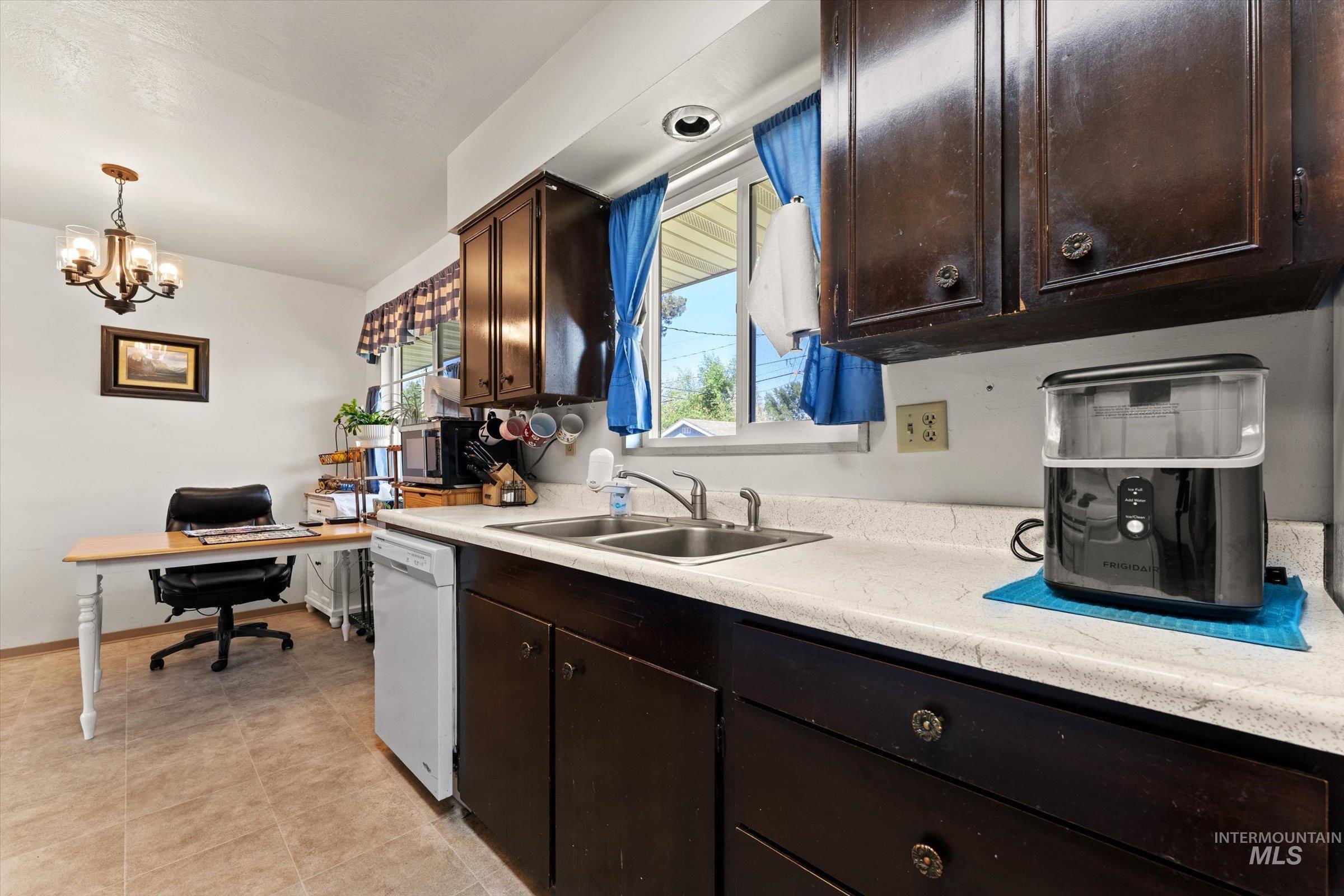 1240 E 16th North, Mountain Home, Idaho 83647, 3 Bedrooms, 1 Bathroom, Residential For Sale, Price $299,900,MLS 98998120