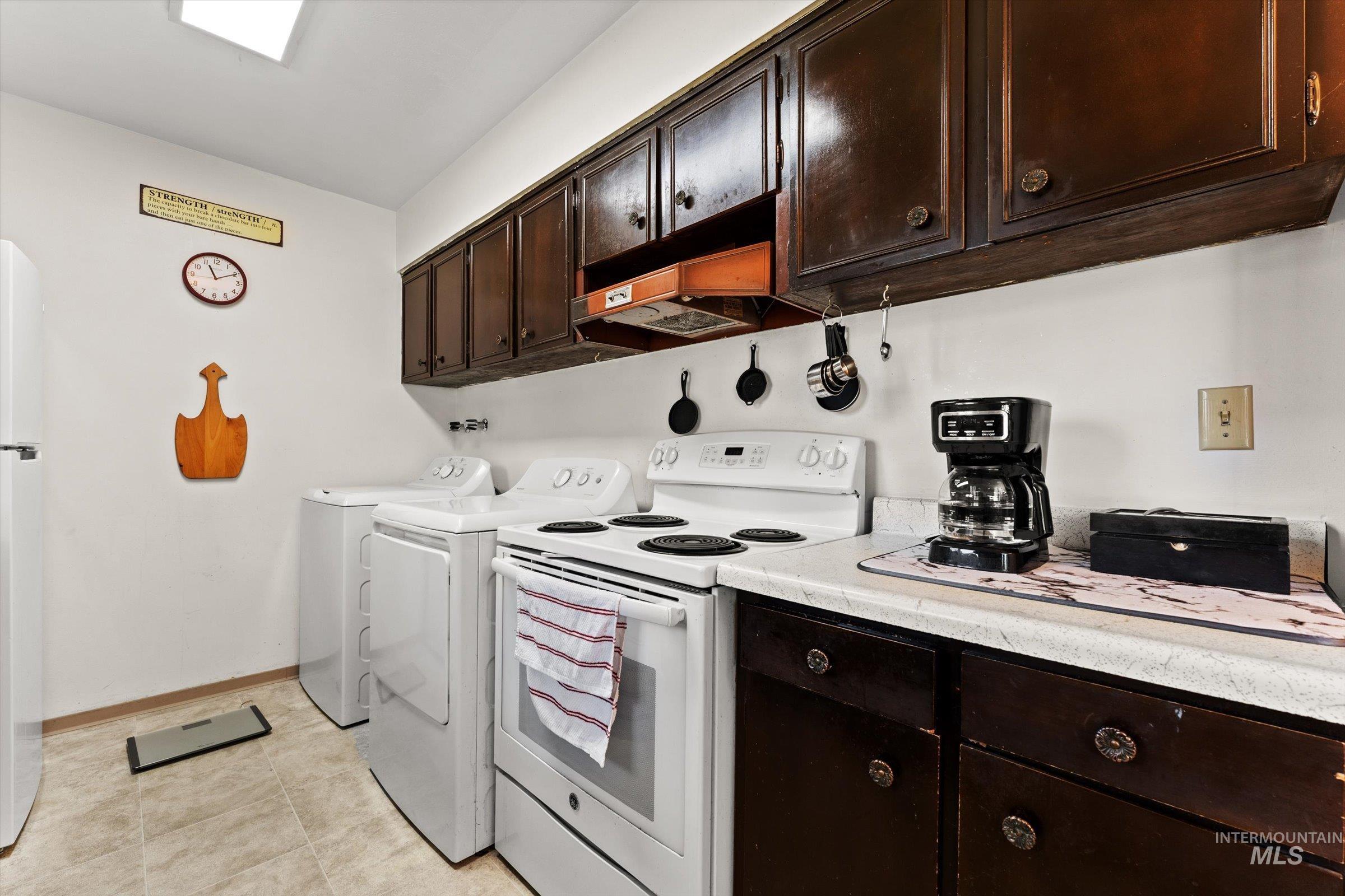 1240 E 16th North, Mountain Home, Idaho 83647, 3 Bedrooms, 1 Bathroom, Residential For Sale, Price $299,900,MLS 98998120