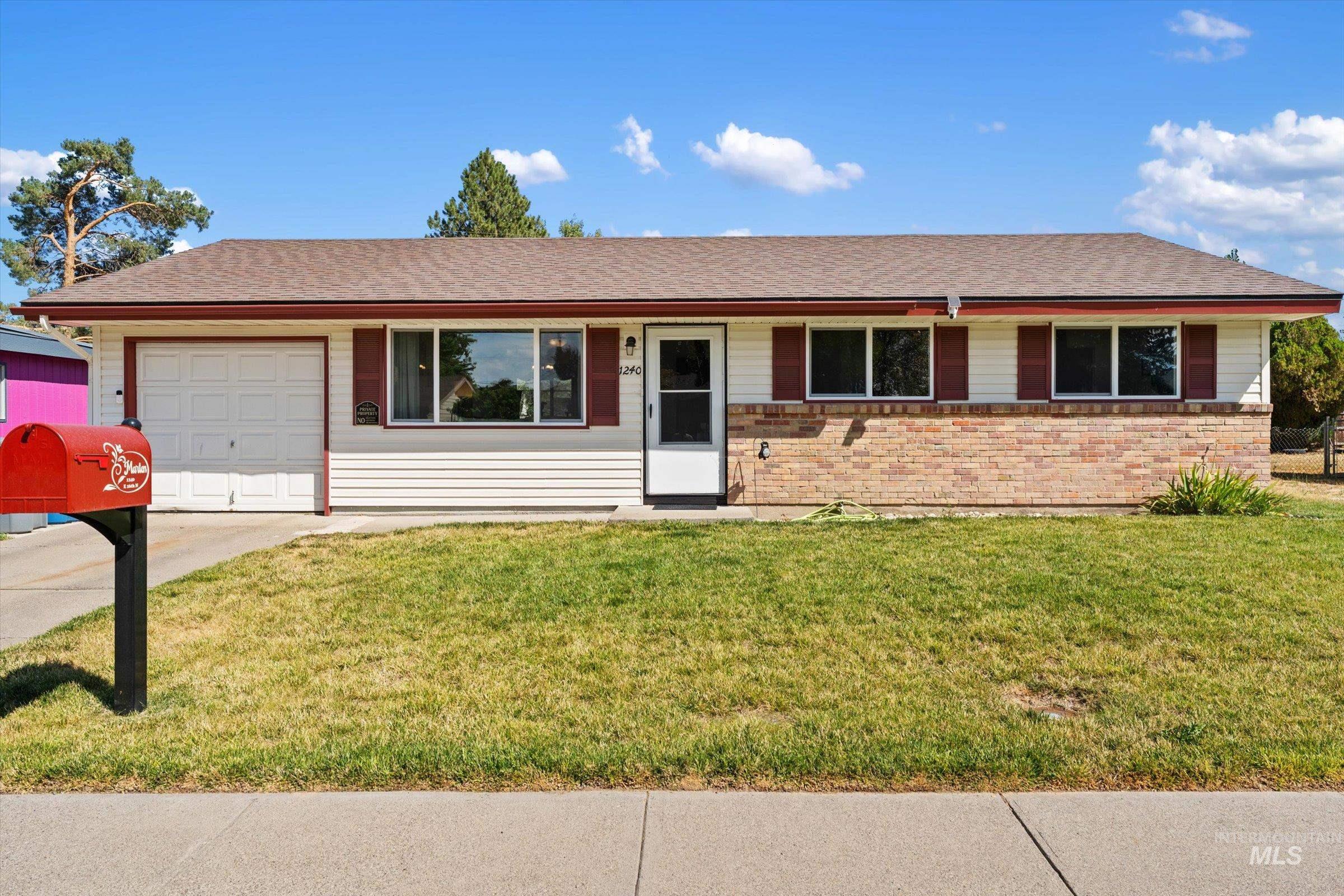 1240 E 16th North, Mountain Home, Idaho 83647, 3 Bedrooms, 1 Bathroom, Residential For Sale, Price $299,900,MLS 98998120