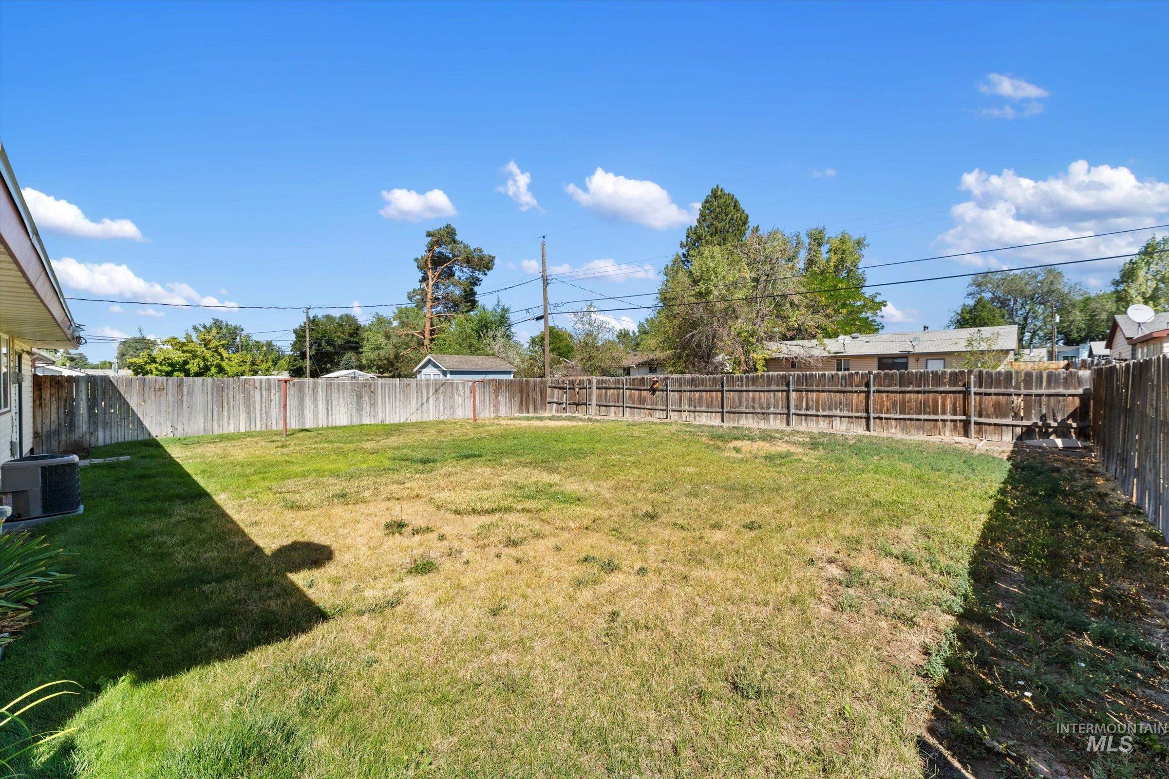 1240 E 16th North, Mountain Home, Idaho 83647, 3 Bedrooms, 1 Bathroom, Residential For Sale, Price $299,900,MLS 98998120