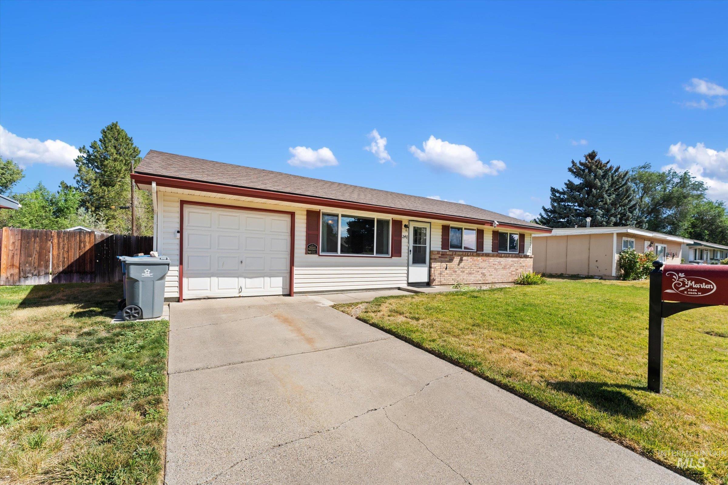 1240 E 16th North, Mountain Home, Idaho 83647, 3 Bedrooms, 1 Bathroom, Residential For Sale, Price $299,900,MLS 98998120