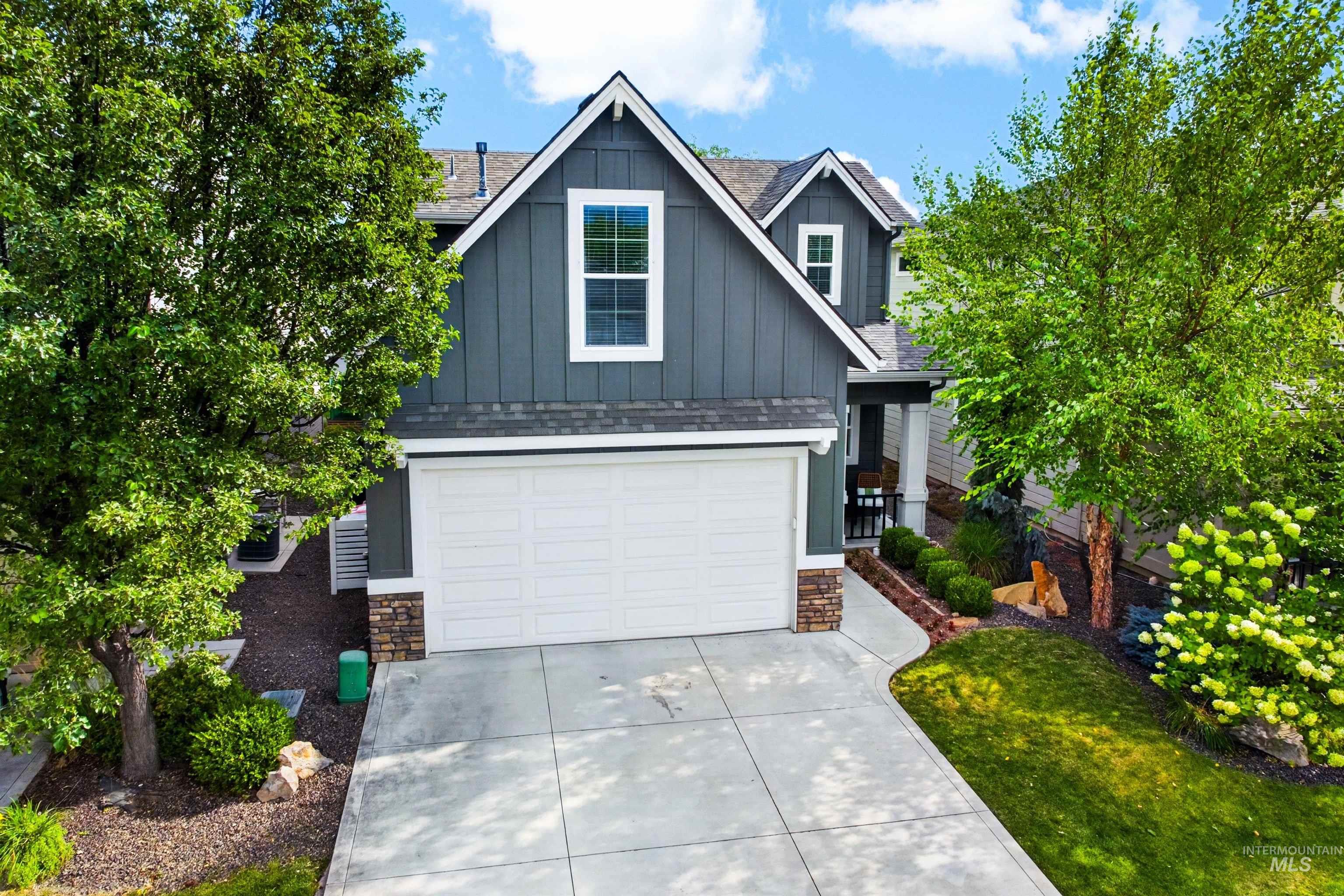 2639 E Ragusa Lane, Meridian, Idaho 83642, 3 Bedrooms, 2.5 Bathrooms, Residential For Sale, Price $520,000,MLS 98998125