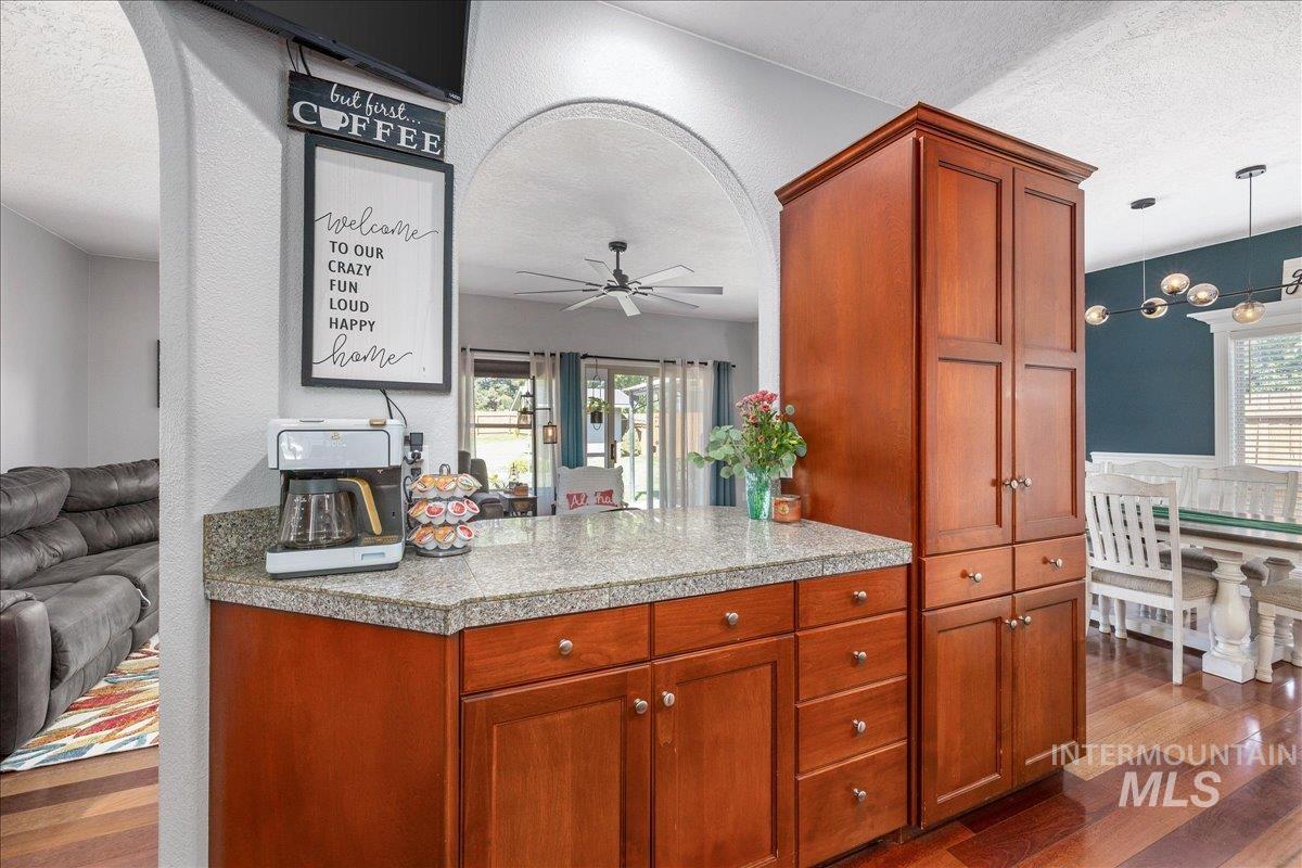 9752 W Bridgegate St, Boise, Idaho 83709, 3 Bedrooms, 2 Bathrooms, Residential For Sale, Price $639,000,MLS 98998127