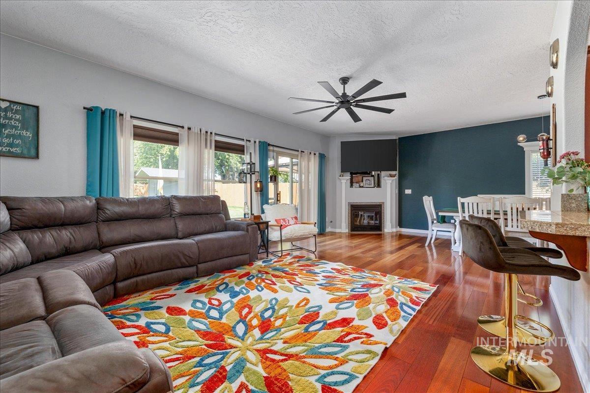 9752 W Bridgegate St, Boise, Idaho 83709, 3 Bedrooms, 2 Bathrooms, Residential For Sale, Price $639,000,MLS 98998127