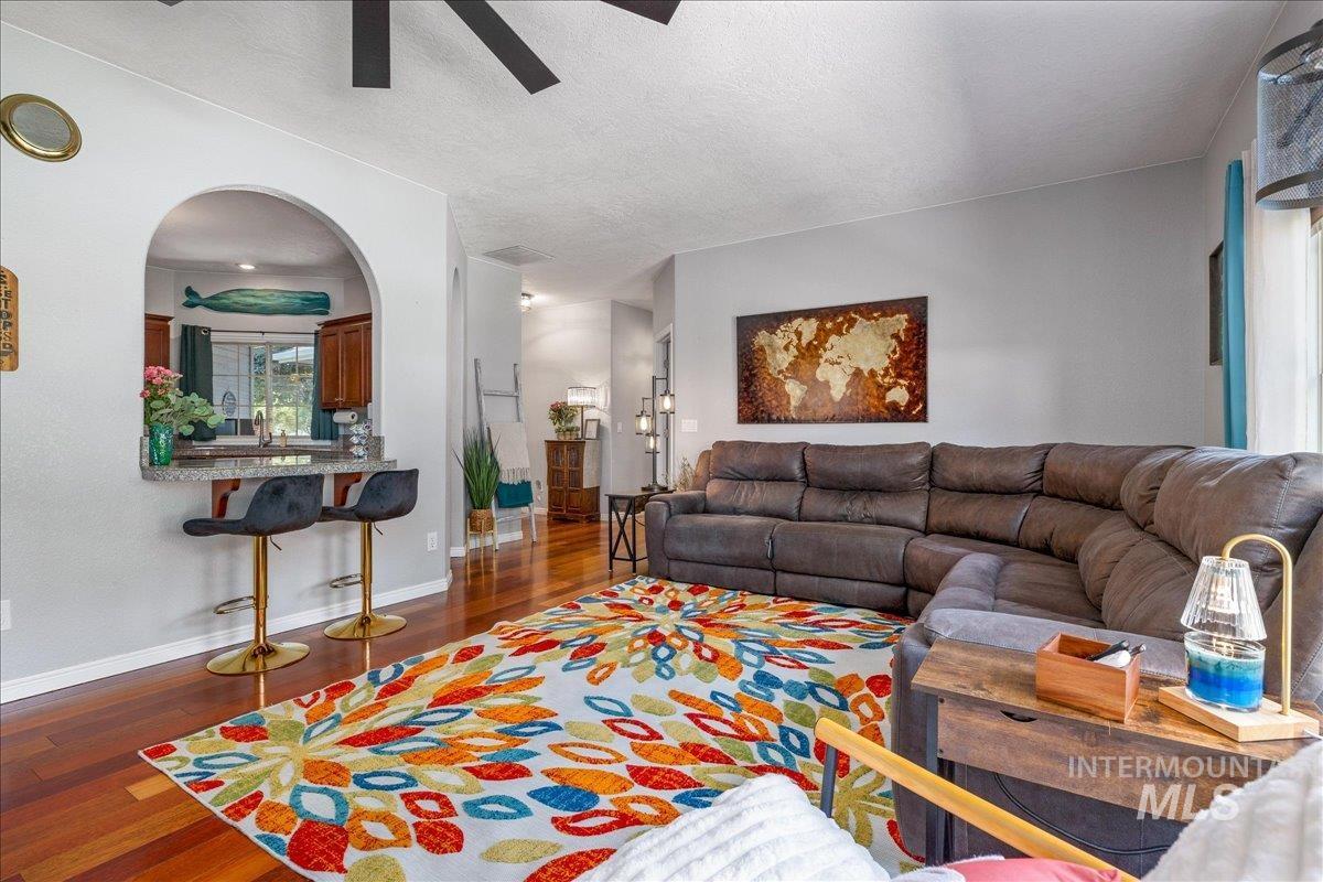 9752 W Bridgegate St, Boise, Idaho 83709, 3 Bedrooms, 2 Bathrooms, Residential For Sale, Price $639,000,MLS 98998127