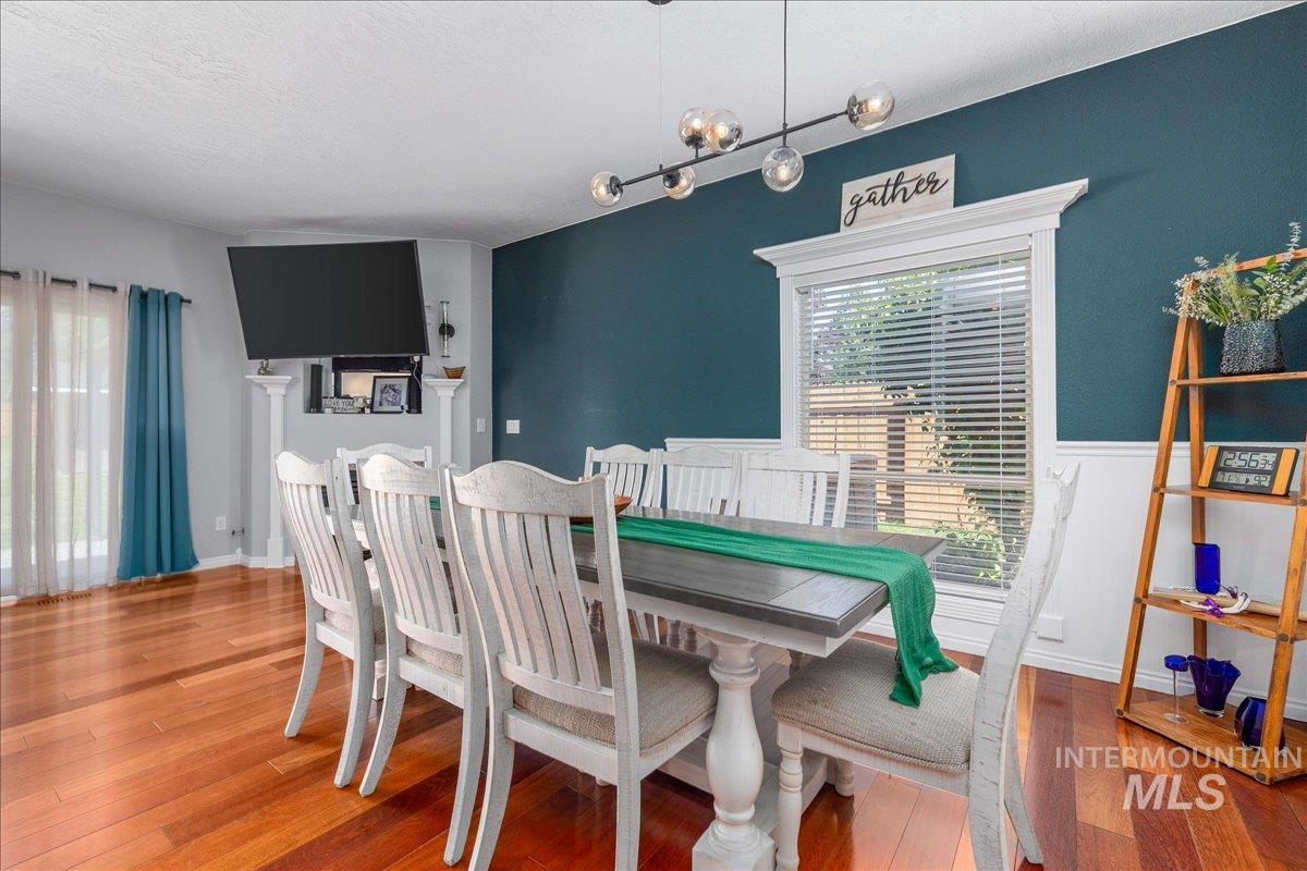 9752 W Bridgegate St, Boise, Idaho 83709, 3 Bedrooms, 2 Bathrooms, Residential For Sale, Price $639,000,MLS 98998127