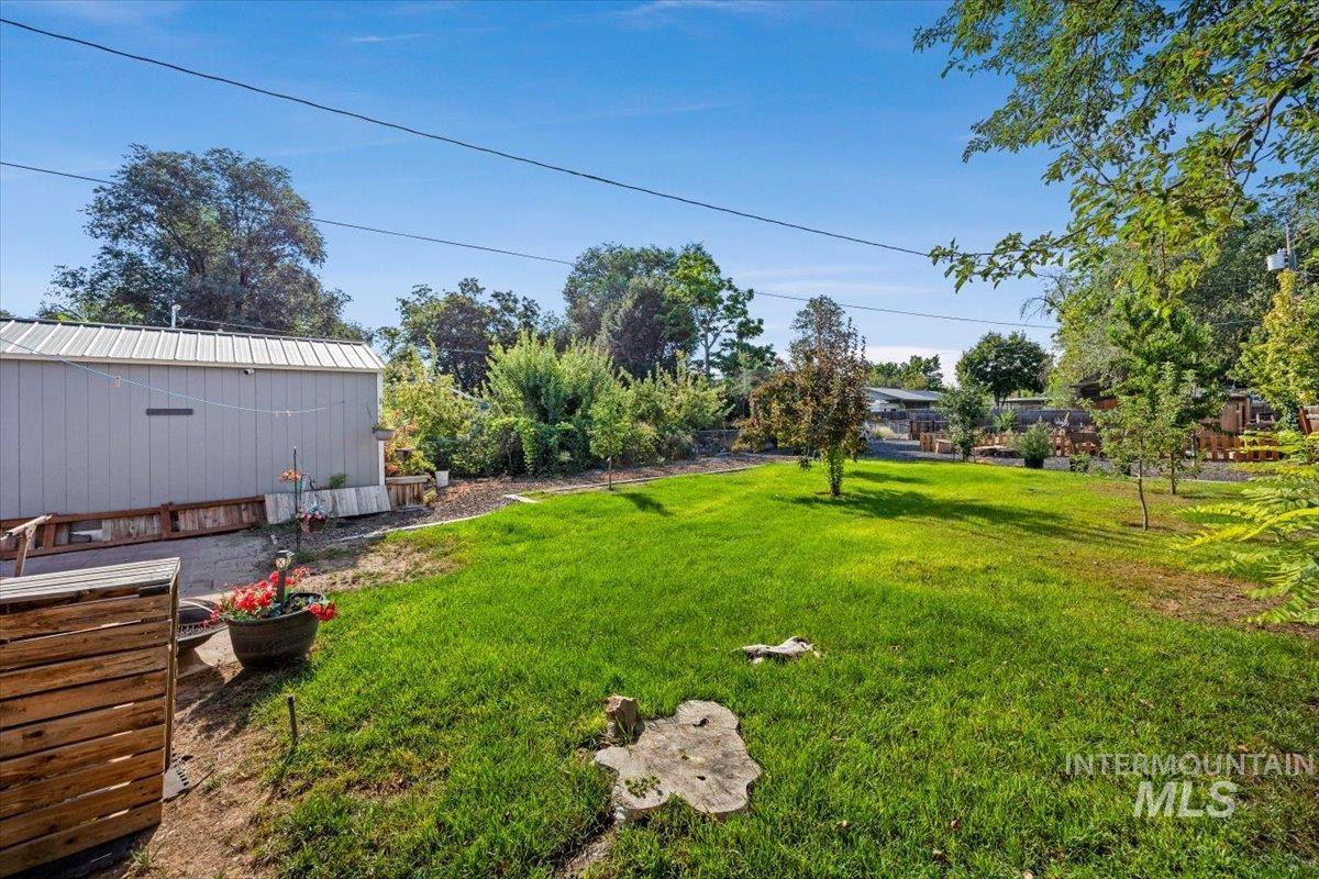 1216 10th Ave E, Twin Falls, Idaho 83301, 2 Bedrooms, 2 Bathrooms, Residential For Sale, Price $285,000,MLS 98998132