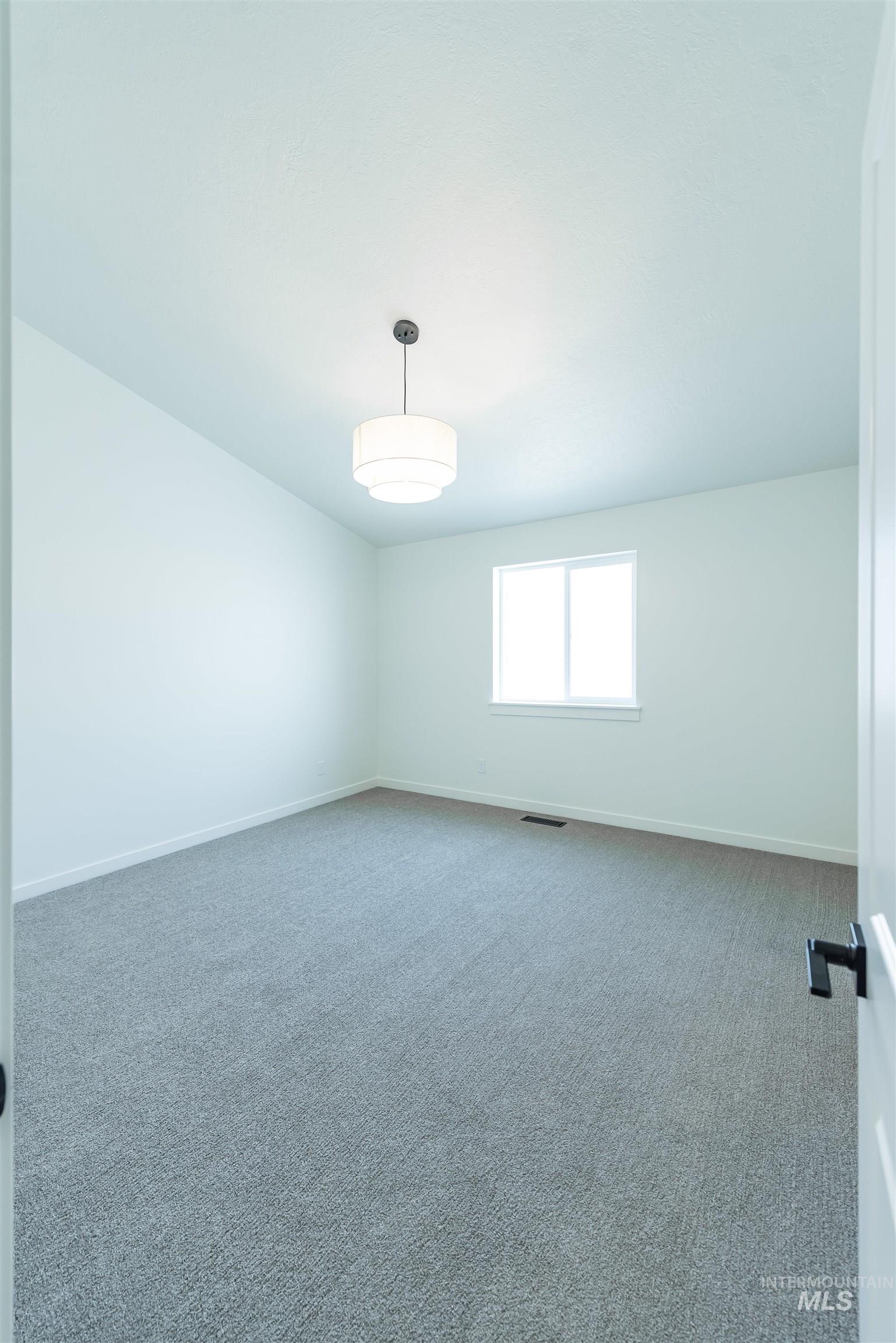355 E. Chevy Dr., Boise, Idaho 83716, 3 Bedrooms, 2 Bathrooms, Residential For Sale, Price $374,900,MLS 98998137