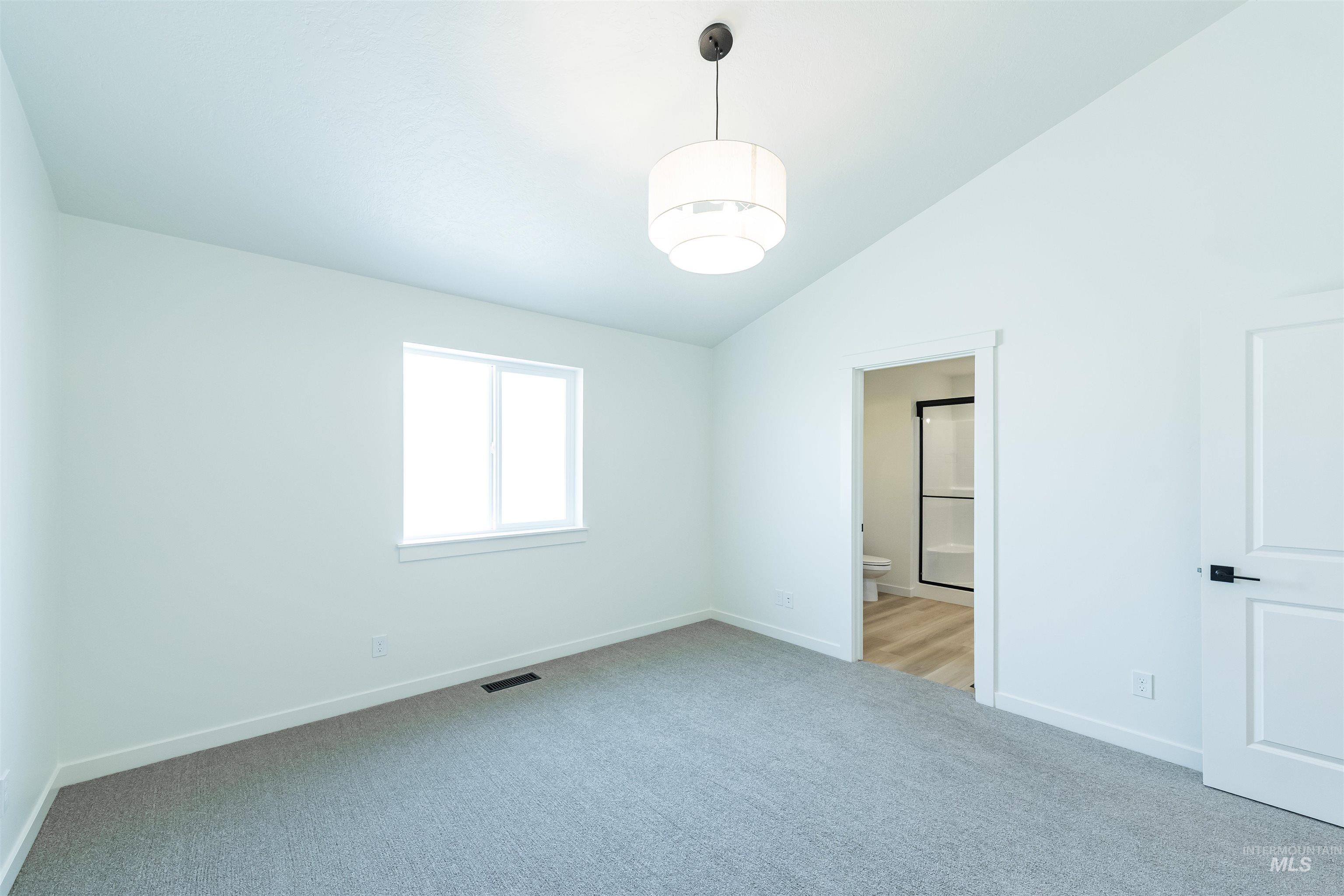 355 E. Chevy Dr., Boise, Idaho 83716, 3 Bedrooms, 2 Bathrooms, Residential For Sale, Price $374,900,MLS 98998137