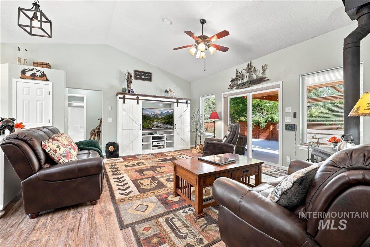 2336 Lower Pond Lane, Homedale, Idaho 83628, 3 Bedrooms, 2 Bathrooms, Residential For Sale, Price $825,000,MLS 98998139