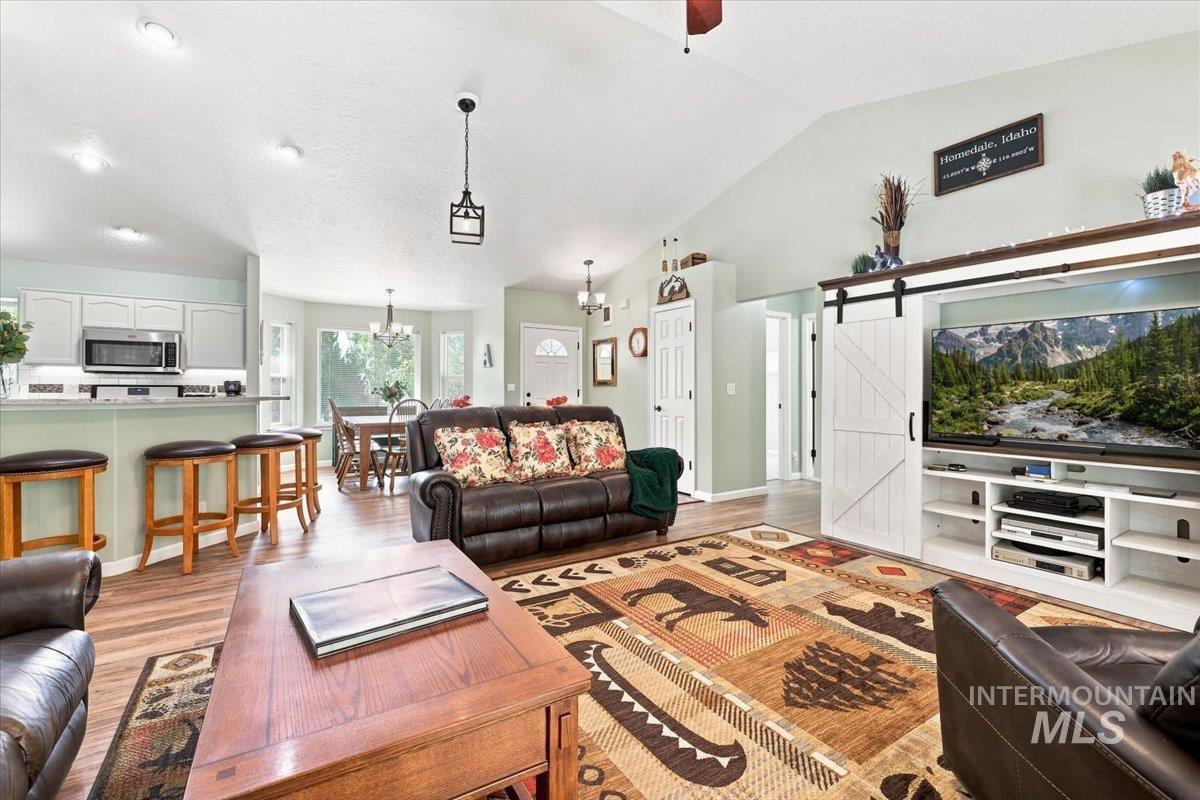 2336 Lower Pond Lane, Homedale, Idaho 83628, 3 Bedrooms, 2 Bathrooms, Residential For Sale, Price $825,000,MLS 98998139