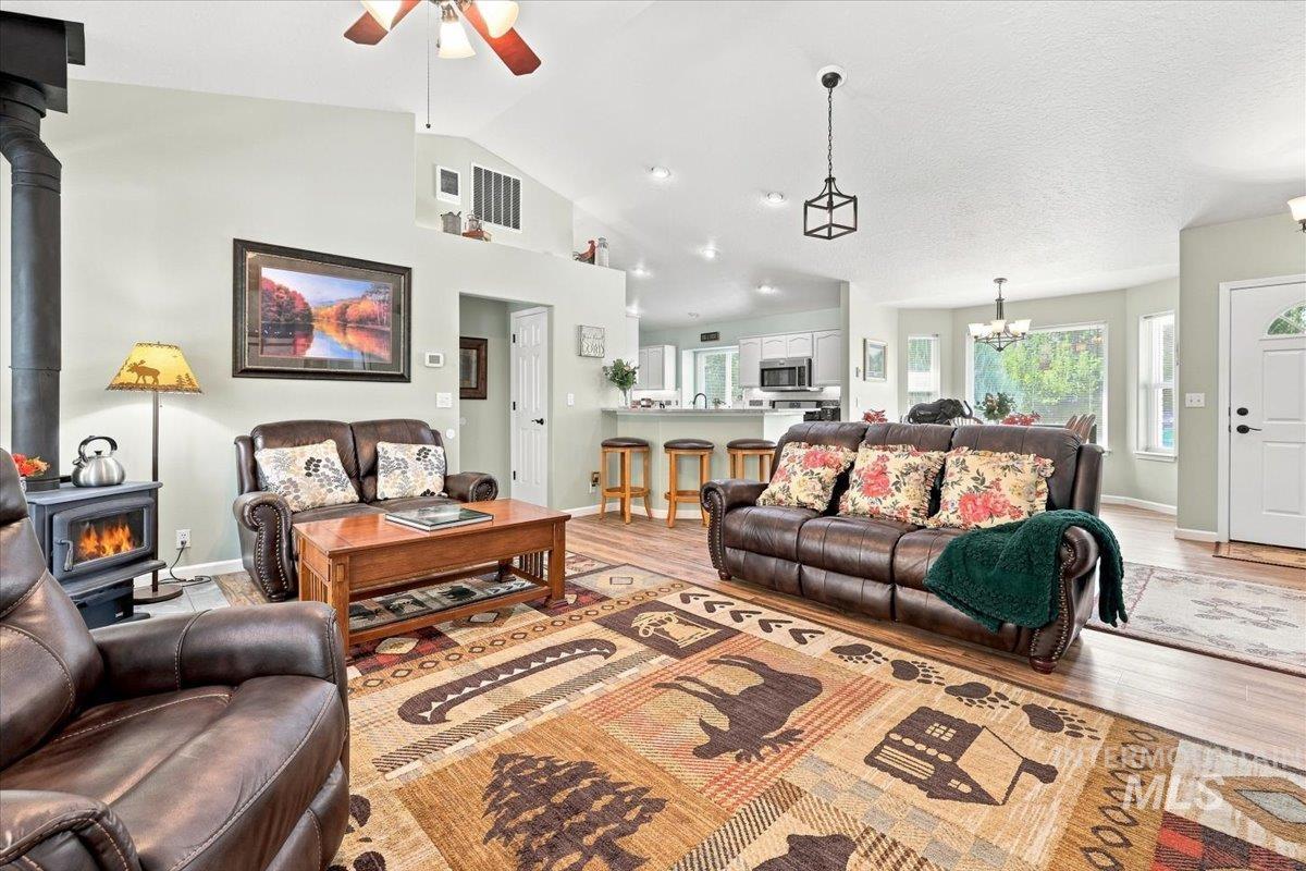 2336 Lower Pond Lane, Homedale, Idaho 83628, 3 Bedrooms, 2 Bathrooms, Residential For Sale, Price $825,000,MLS 98998139