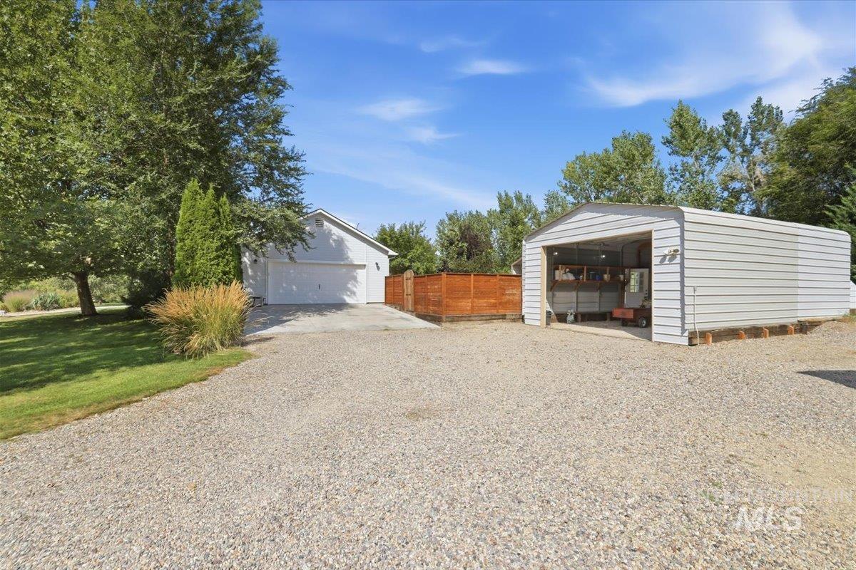 2336 Lower Pond Lane, Homedale, Idaho 83628, 3 Bedrooms, 2 Bathrooms, Residential For Sale, Price $825,000,MLS 98998139