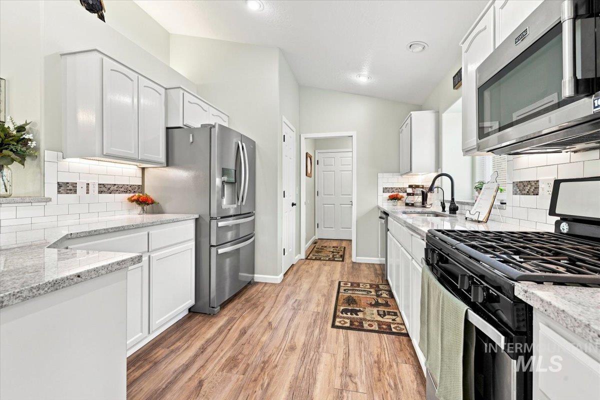 2336 Lower Pond Lane, Homedale, Idaho 83628, 3 Bedrooms, 2 Bathrooms, Residential For Sale, Price $825,000,MLS 98998139