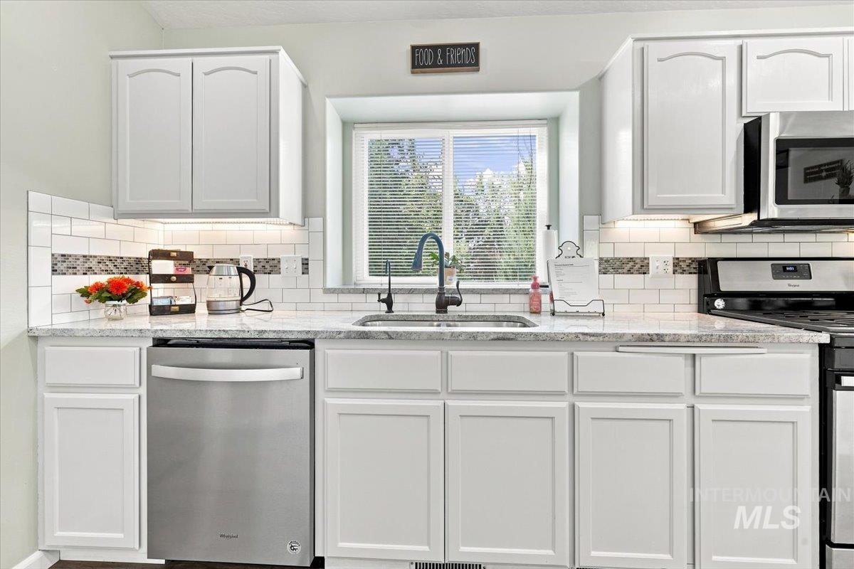 2336 Lower Pond Lane, Homedale, Idaho 83628, 3 Bedrooms, 2 Bathrooms, Residential For Sale, Price $825,000,MLS 98998139